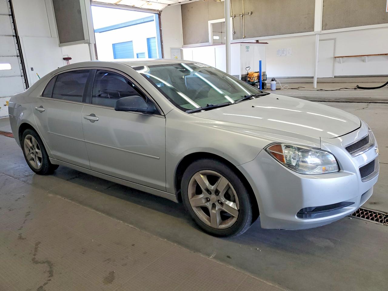 2010 Chevrolet Malibu Ls Silver vin: 1G1ZA5EB9AF311414