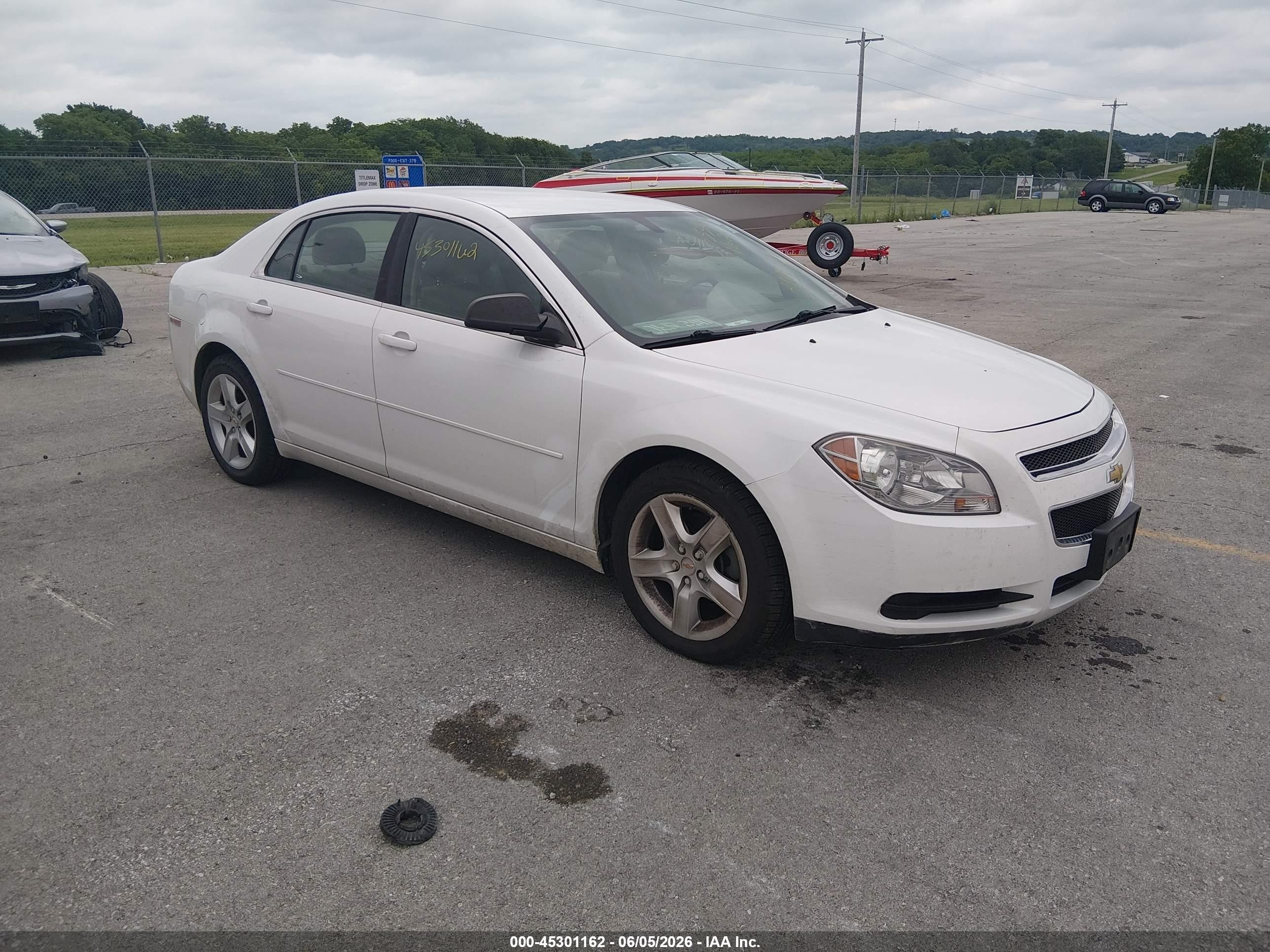 2011 Chevrolet Malibu Ls White vin: 1G1ZA5EU0BF136201
