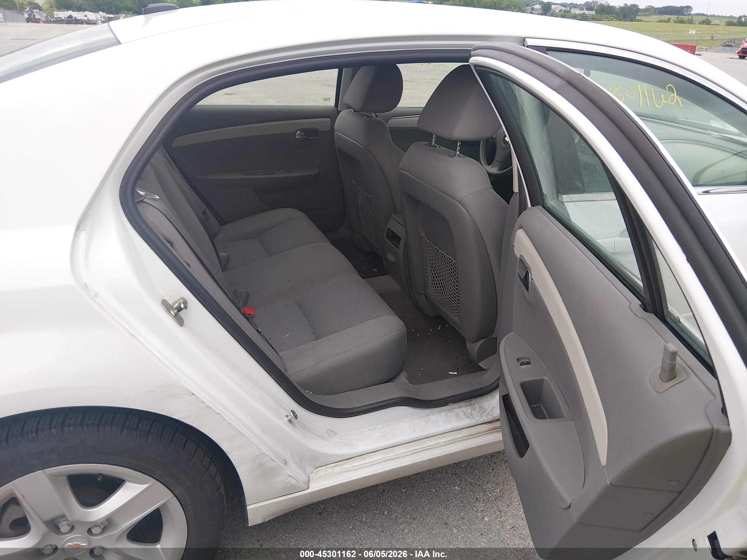 2011 Chevrolet Malibu Ls White vin: 1G1ZA5EU0BF136201