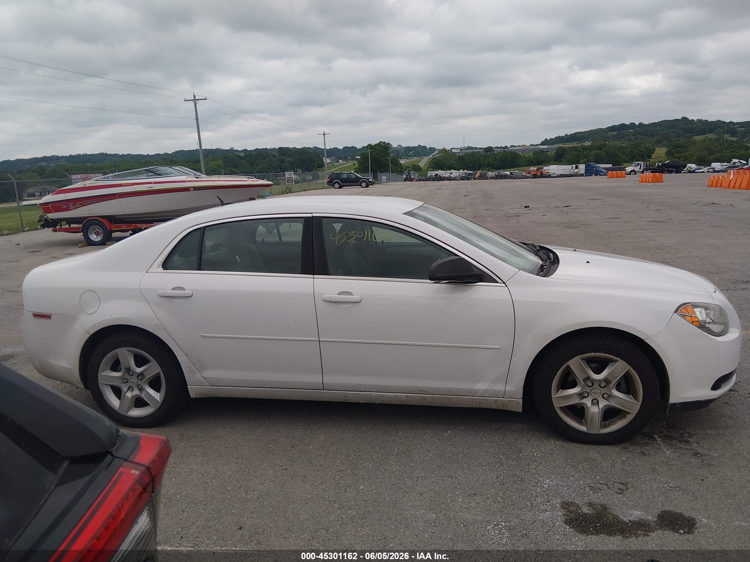 2011 Chevrolet Malibu Ls White vin: 1G1ZA5EU0BF136201