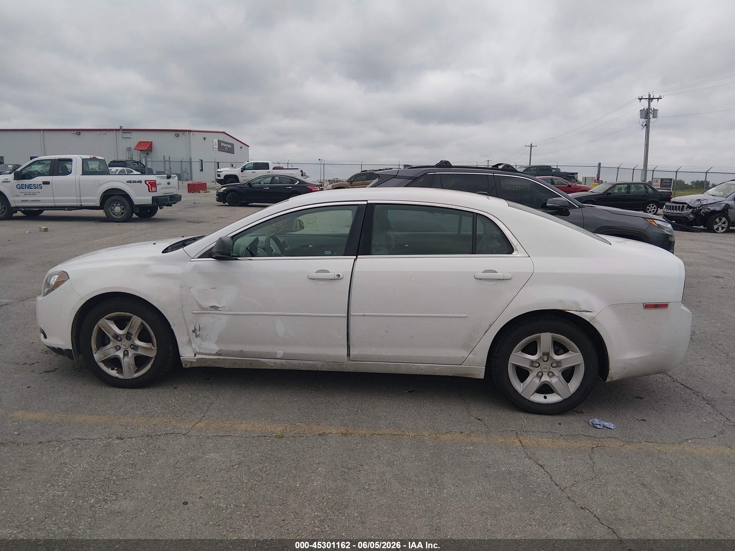 2011 Chevrolet Malibu Ls White vin: 1G1ZA5EU0BF136201