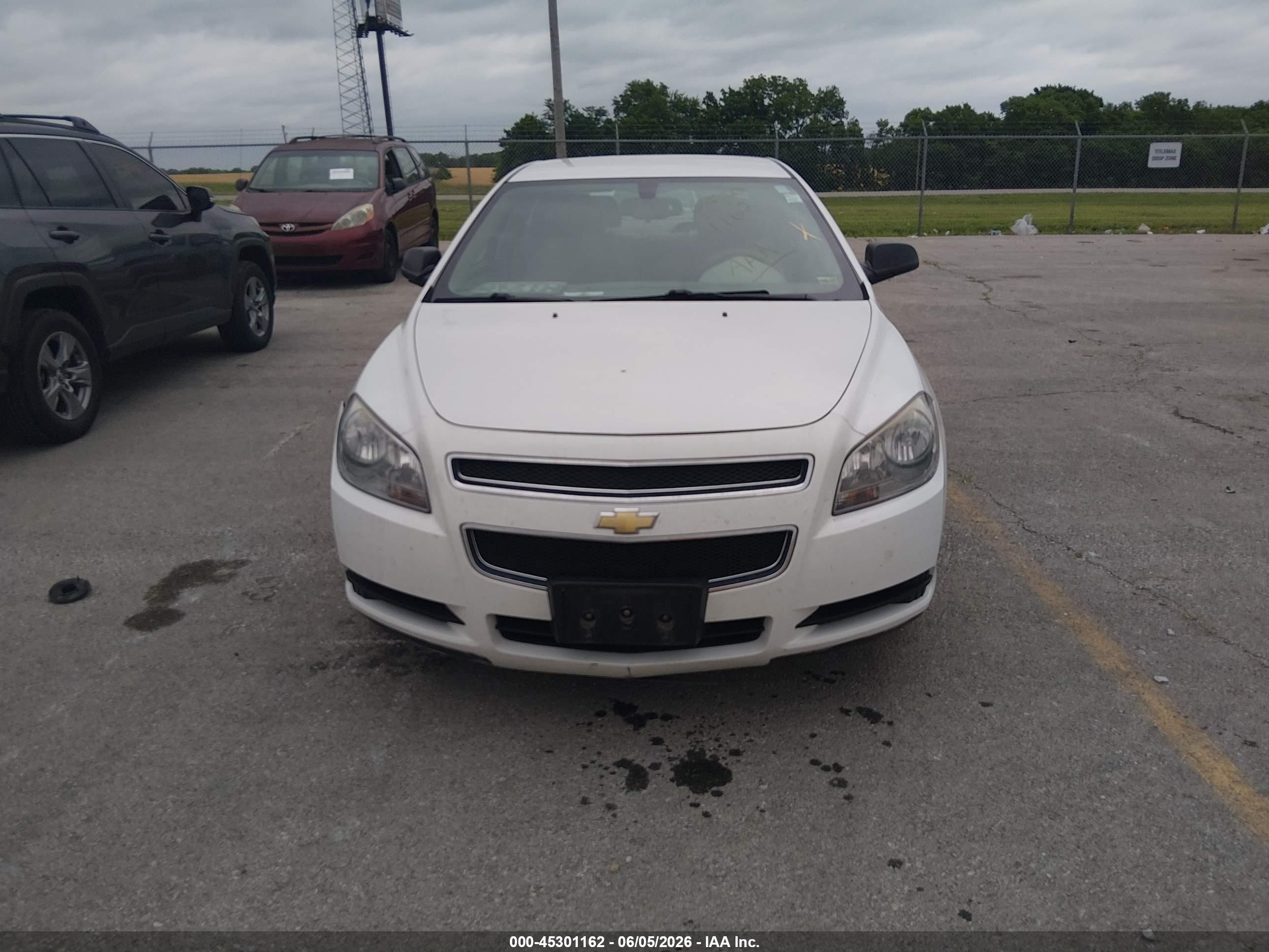 2011 Chevrolet Malibu Ls White vin: 1G1ZA5EU0BF136201