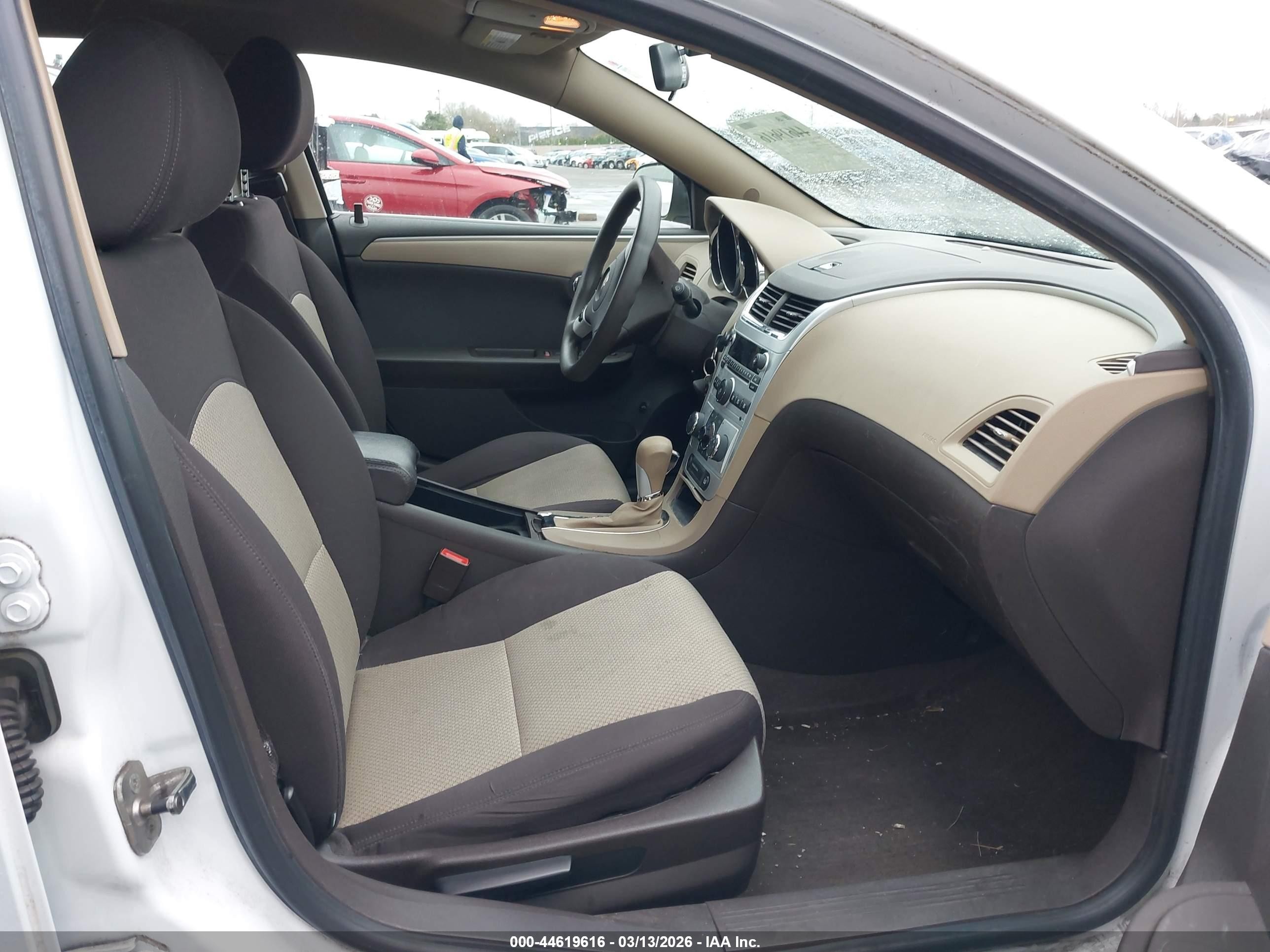 2011 Chevrolet Malibu Ls White vin: 1G1ZA5EU3BF375824