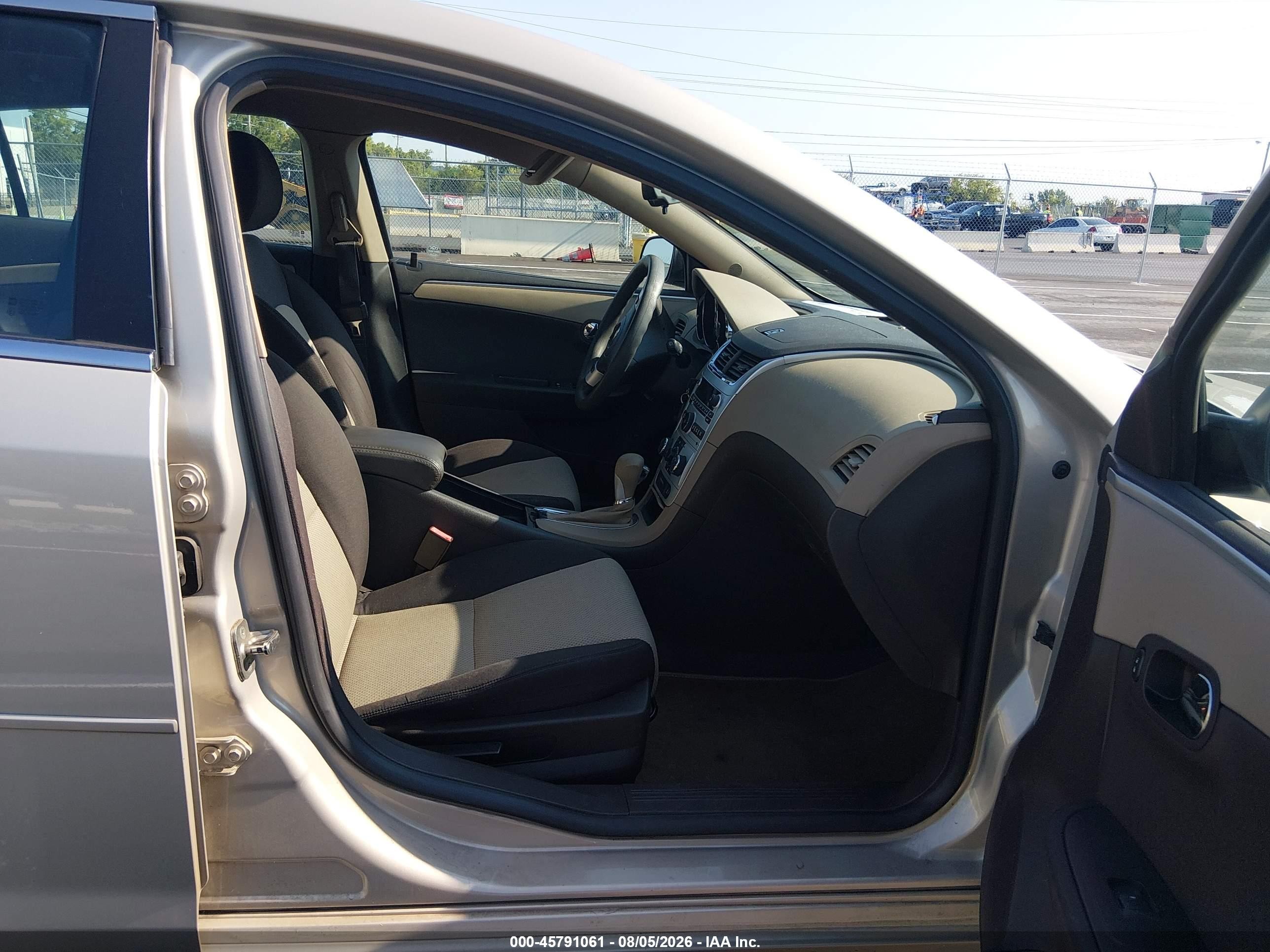 2012 Chevrolet Malibu Ls Gold vin: 1G1ZB5E00CF186446