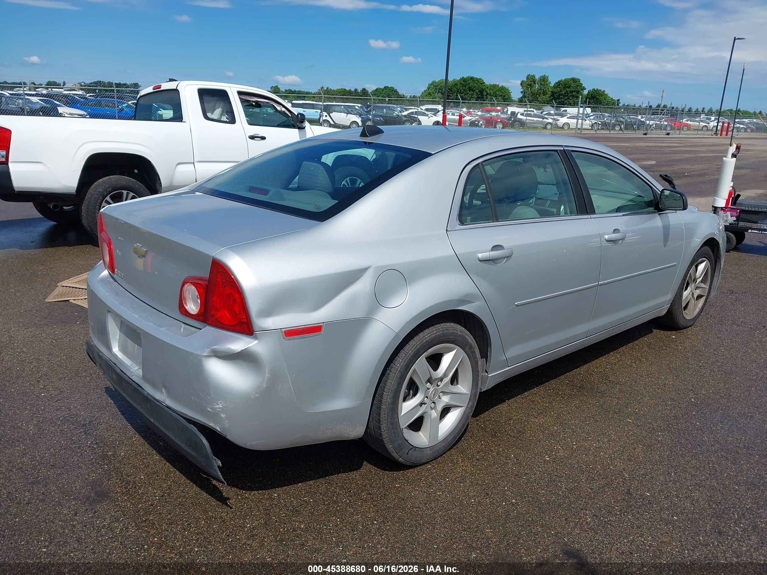 2012 Chevrolet Malibu Ls Silver vin: 1G1ZB5E01CF169431