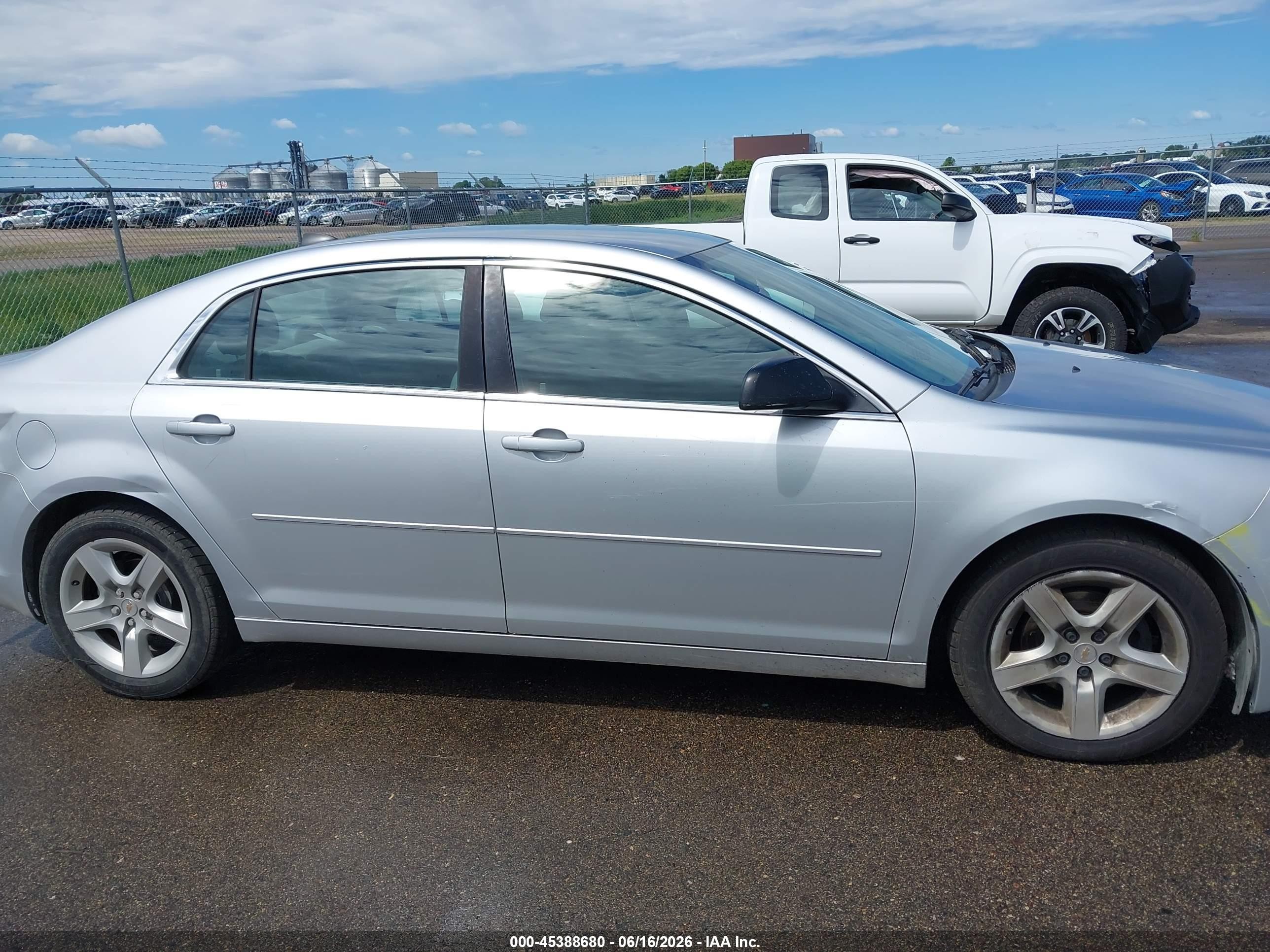 2012 Chevrolet Malibu Ls Silver vin: 1G1ZB5E01CF169431