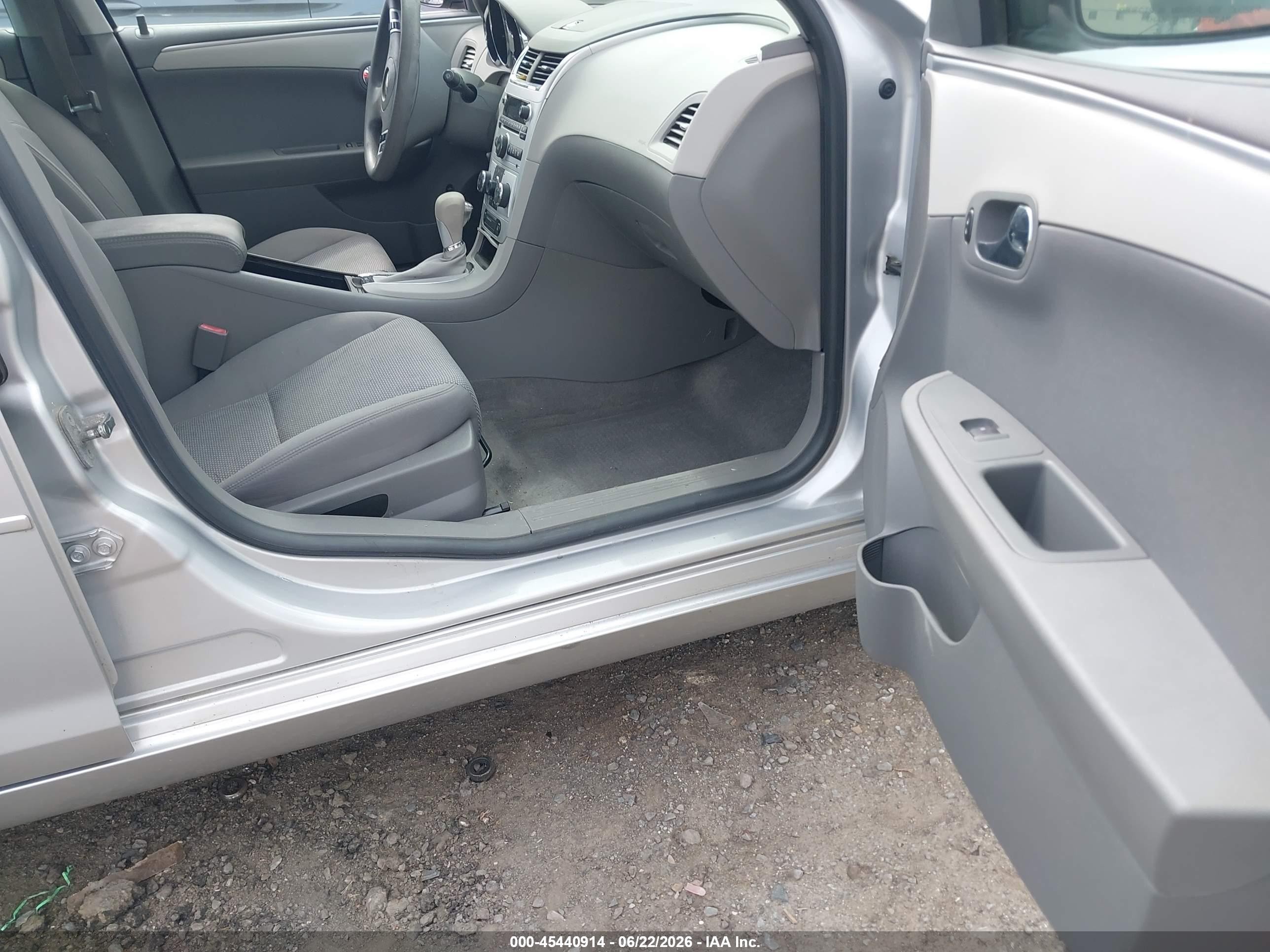 2012 Chevrolet Malibu Ls Silver vin: 1G1ZB5E02CF231127