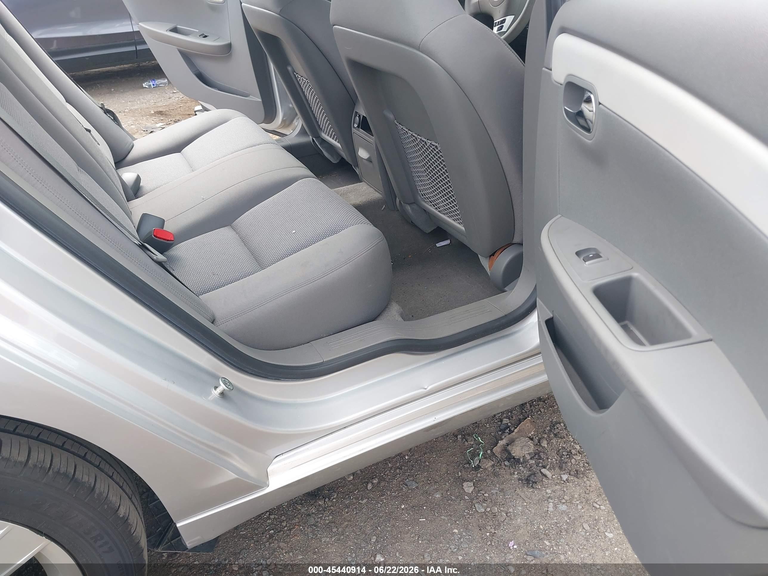 2012 Chevrolet Malibu Ls Silver vin: 1G1ZB5E02CF231127