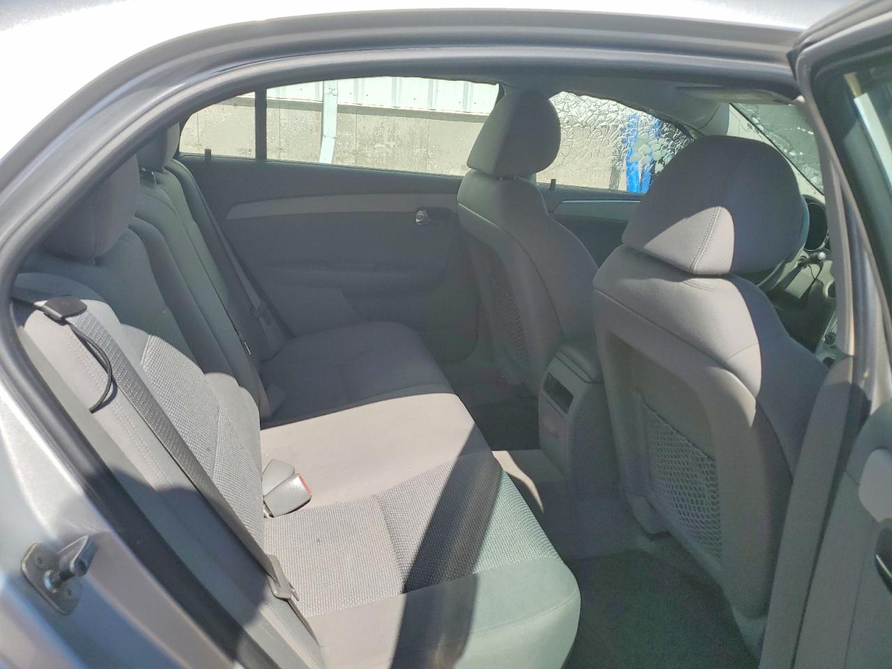 2010 Chevrolet Malibu Ls Silver vin: 1G1ZB5E04AF213760