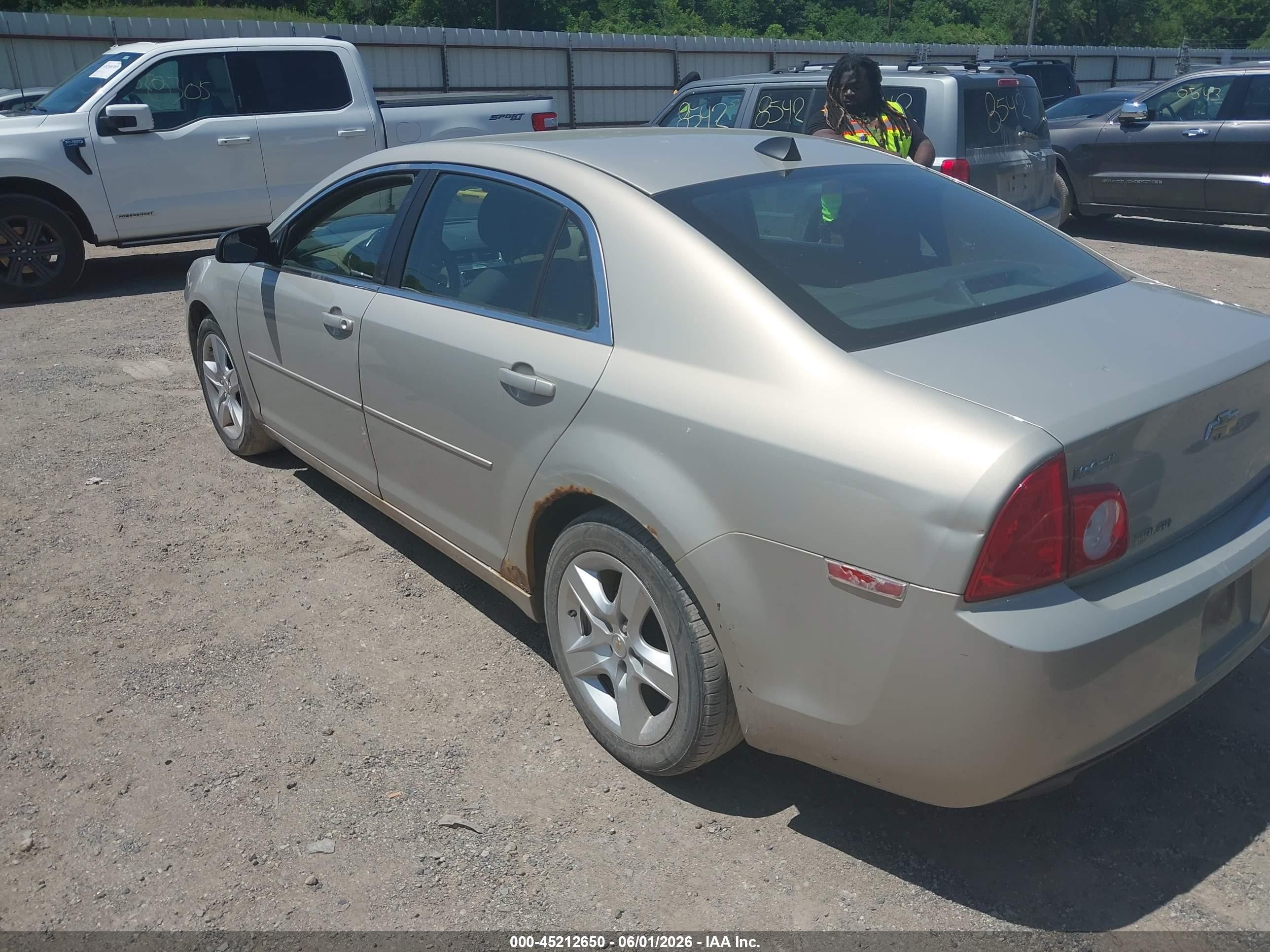 2012 Chevrolet Malibu Ls Gold vin: 1G1ZB5E04CF156527