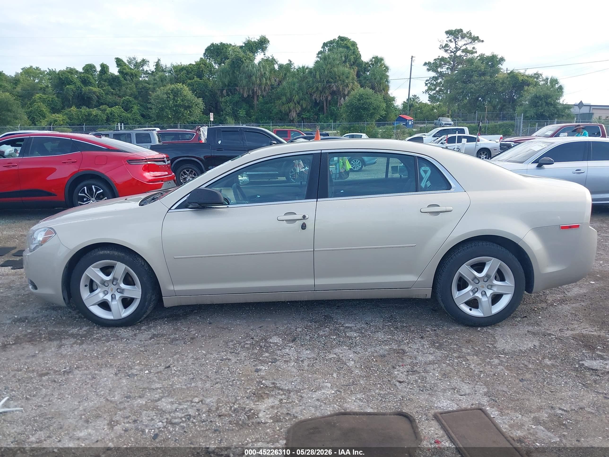 2012 Chevrolet Malibu Ls Beige vin: 1G1ZB5E04CF177281
