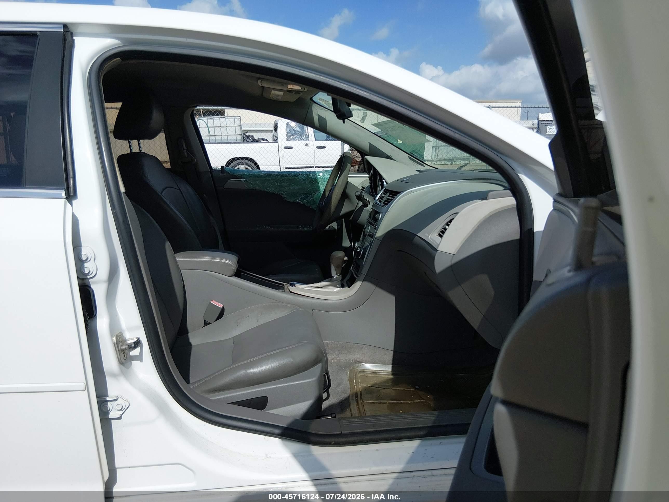 2012 Chevrolet Malibu Ls White vin: 1G1ZB5E07CF211908