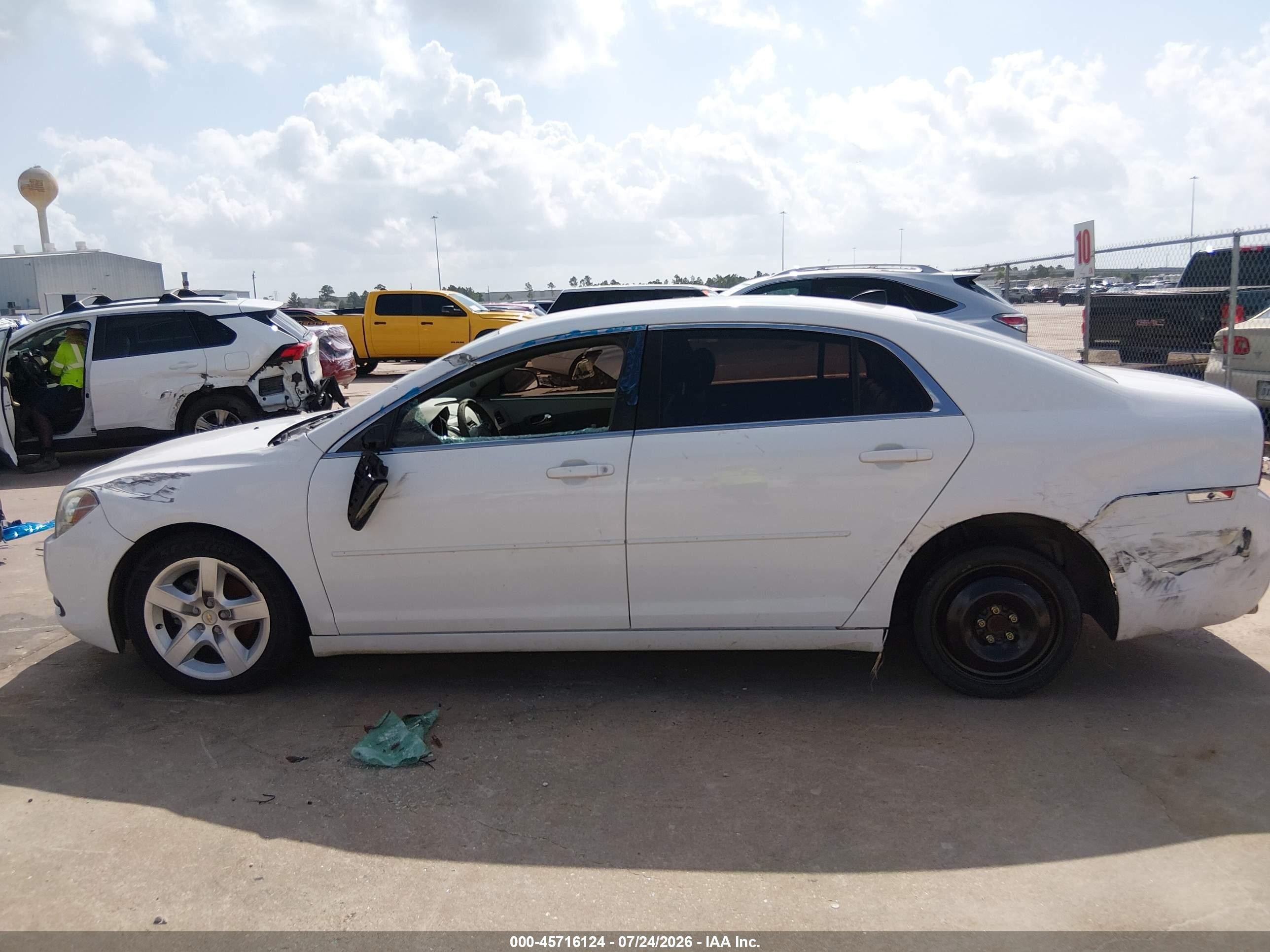 2012 Chevrolet Malibu Ls White vin: 1G1ZB5E07CF211908