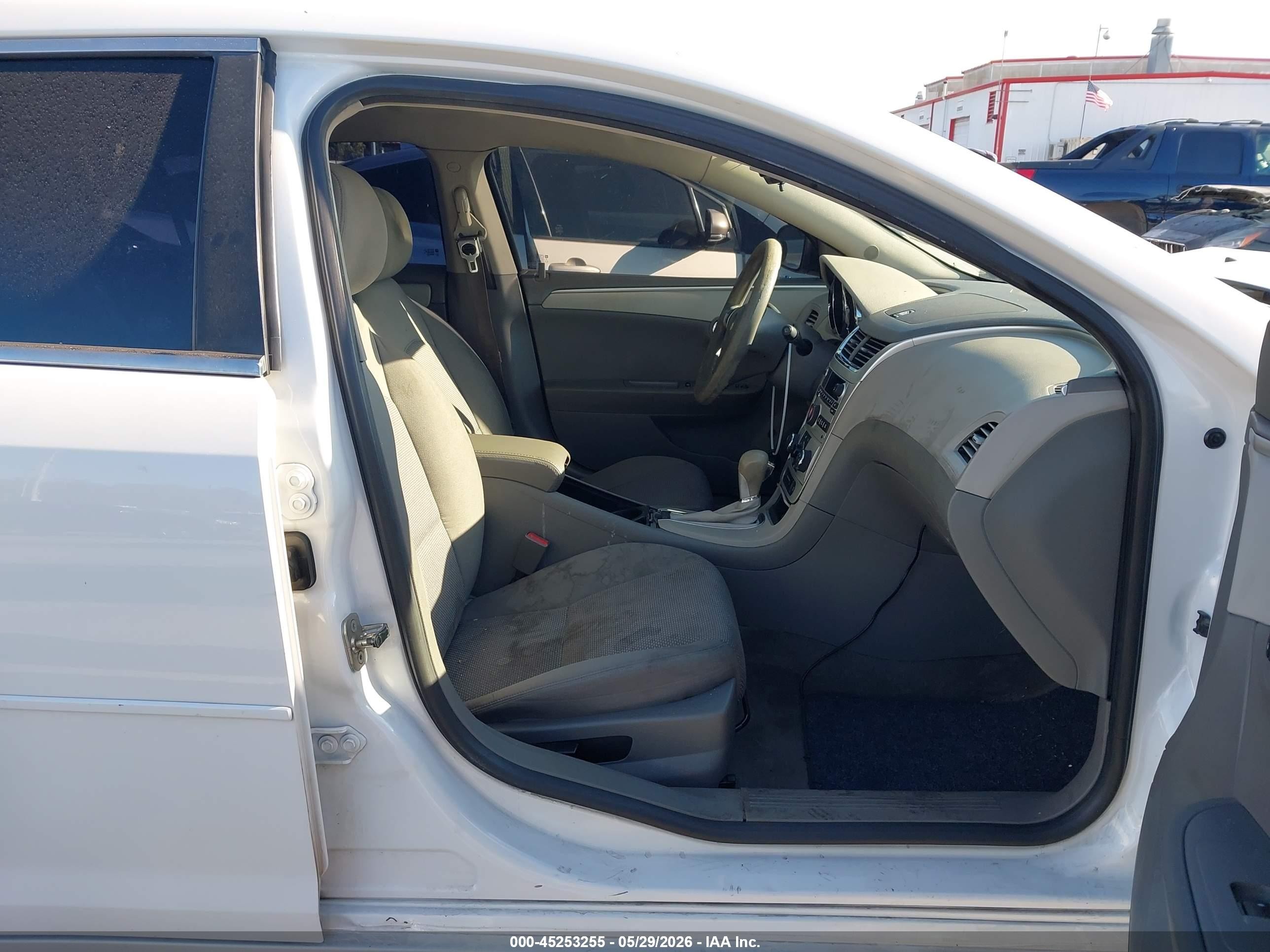 2012 Chevrolet Malibu Ls White vin: 1G1ZB5E07CF226912