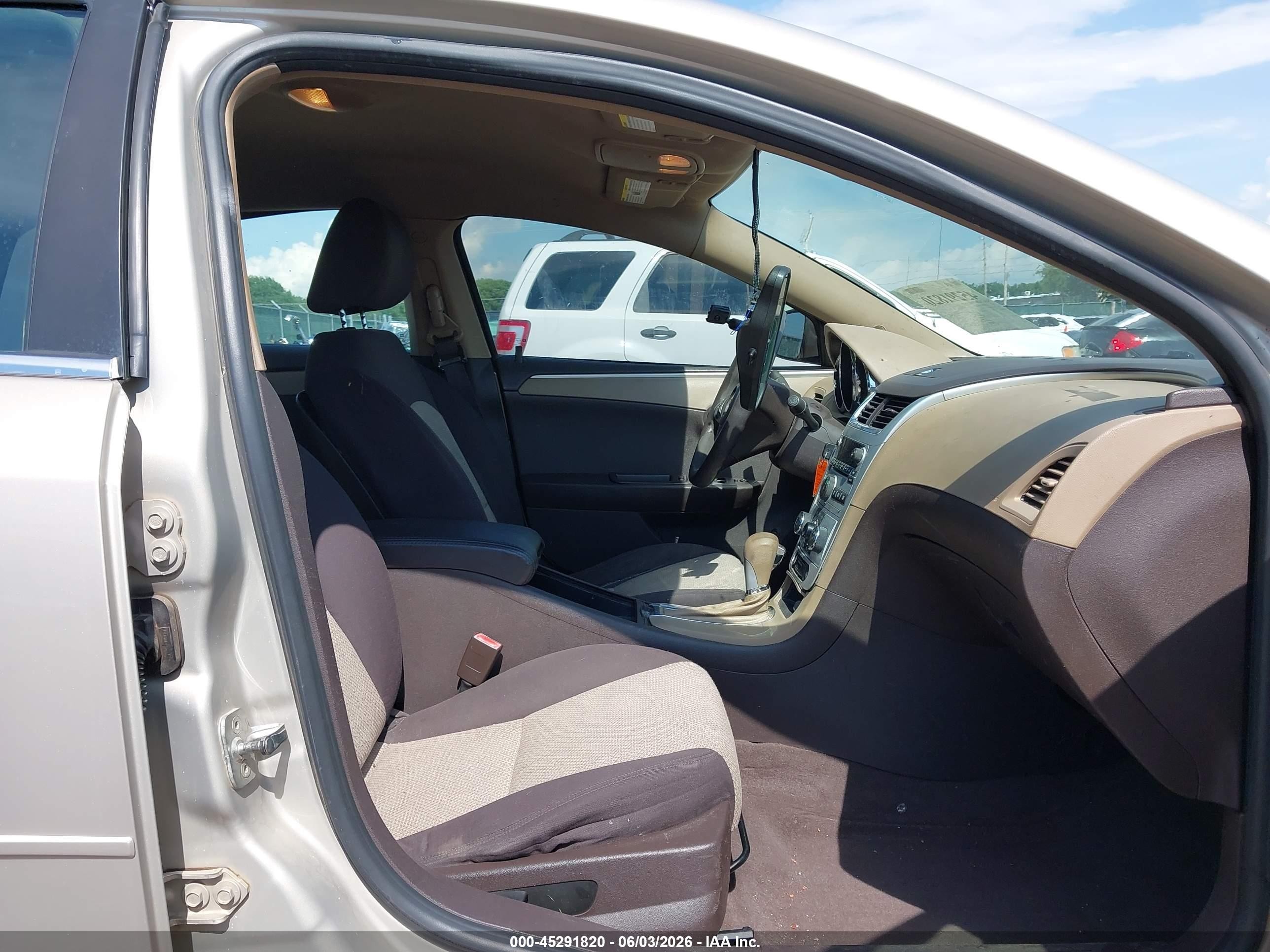 2012 Chevrolet Malibu Ls Gold vin: 1G1ZB5E08CF110103