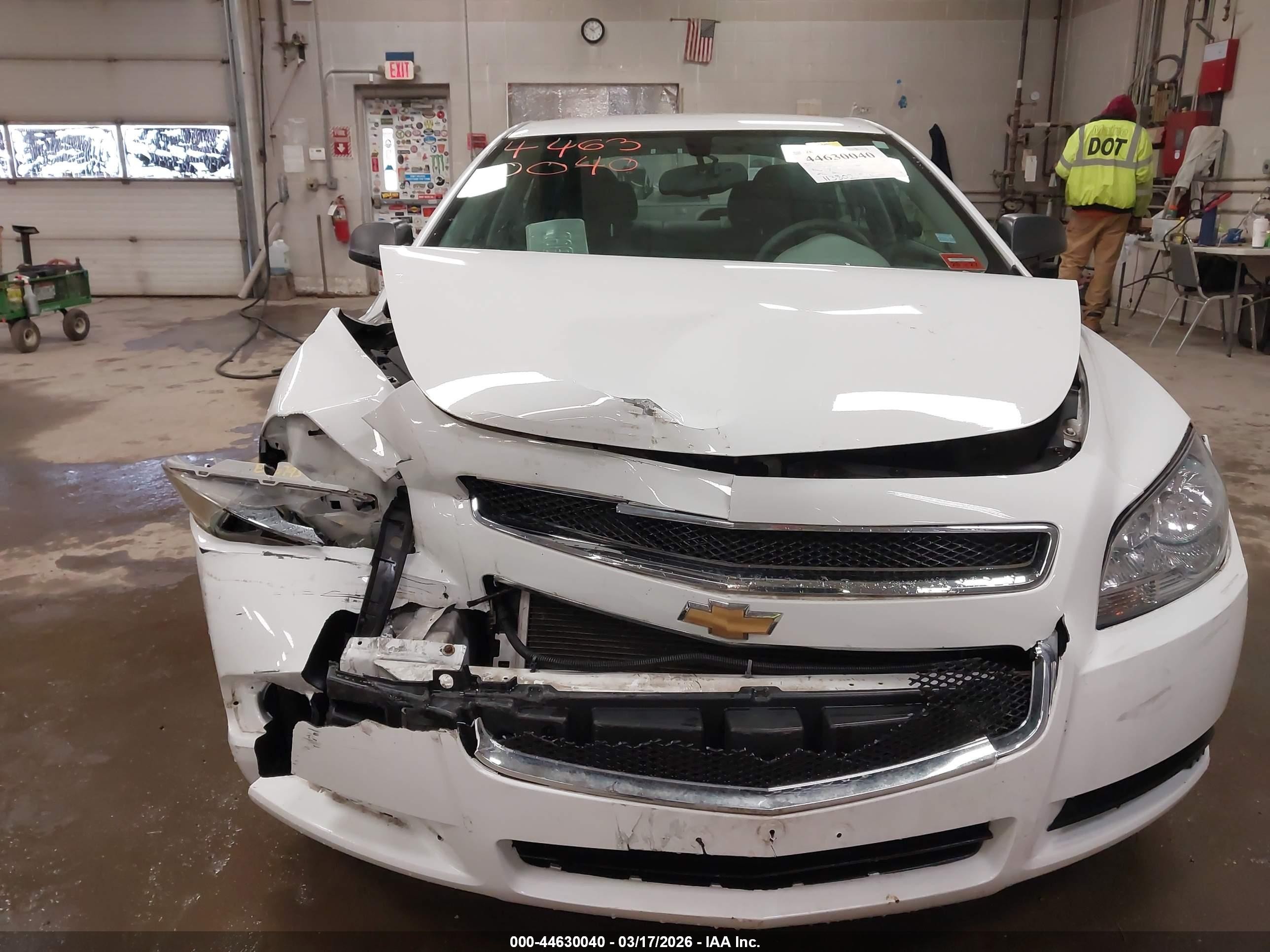 2011 Chevrolet Malibu Ls Белый vin: 1G1ZB5E10BF160890