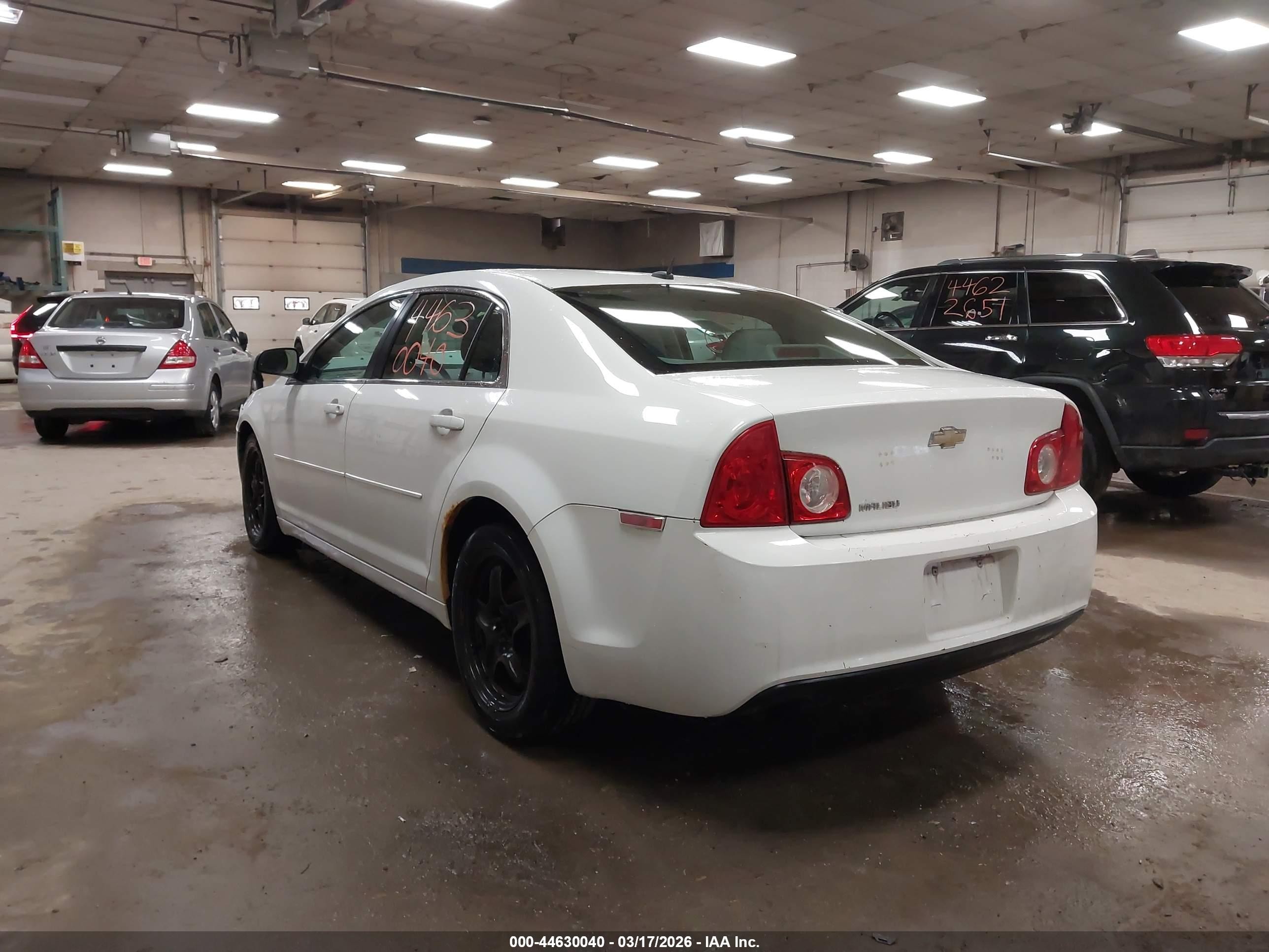 2011 Chevrolet Malibu Ls Белый vin: 1G1ZB5E10BF160890