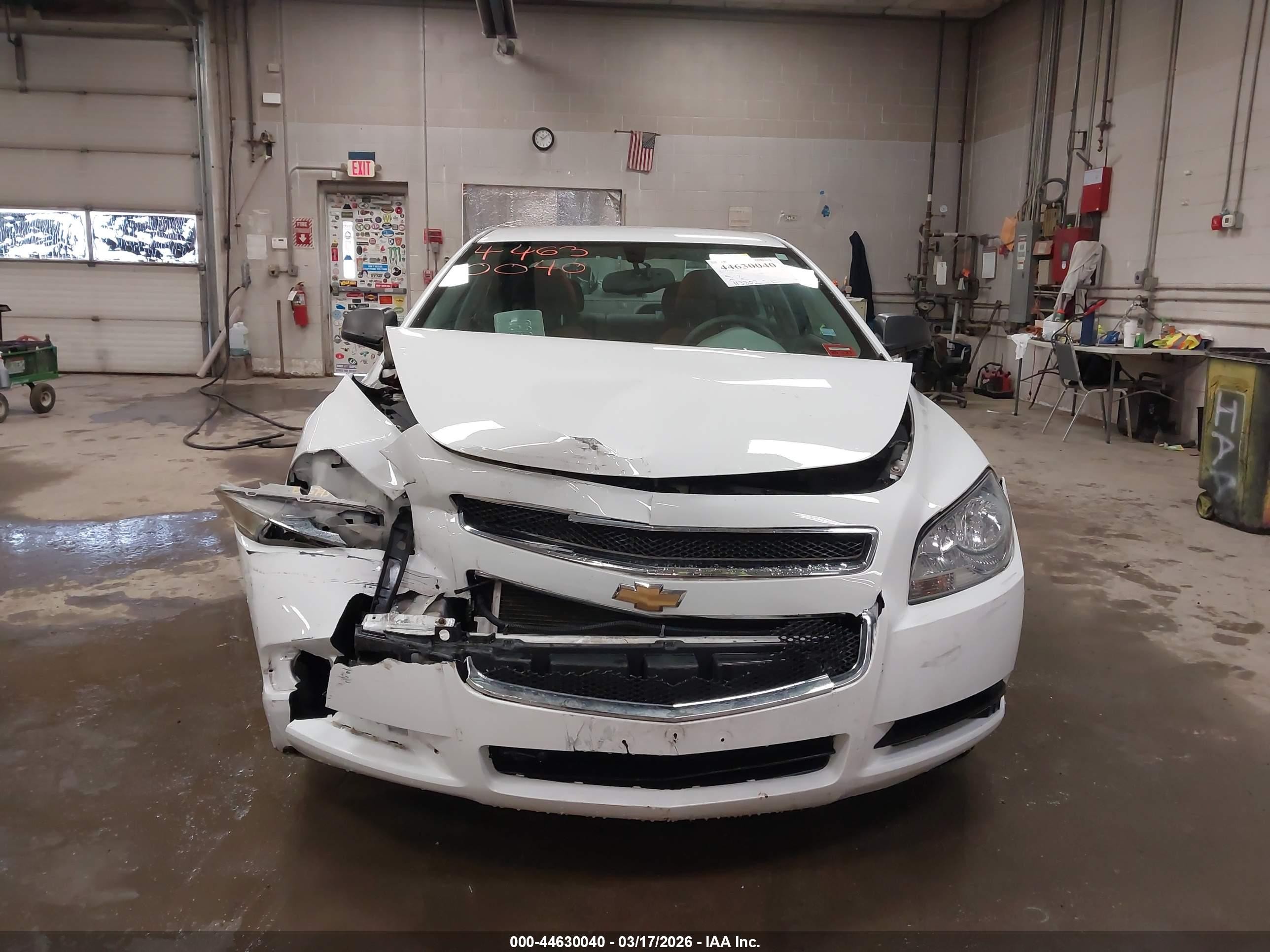 2011 Chevrolet Malibu Ls Белый vin: 1G1ZB5E10BF160890