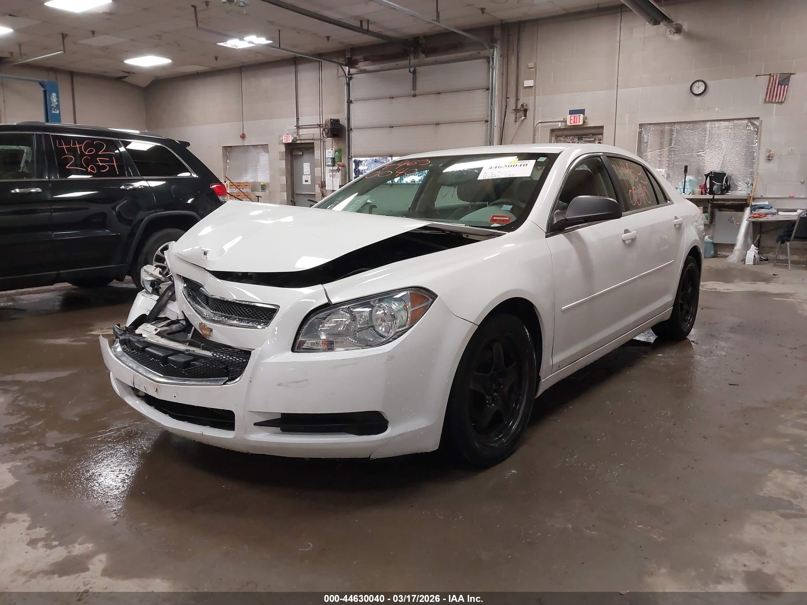 2011 Chevrolet Malibu Ls Белый vin: 1G1ZB5E10BF160890
