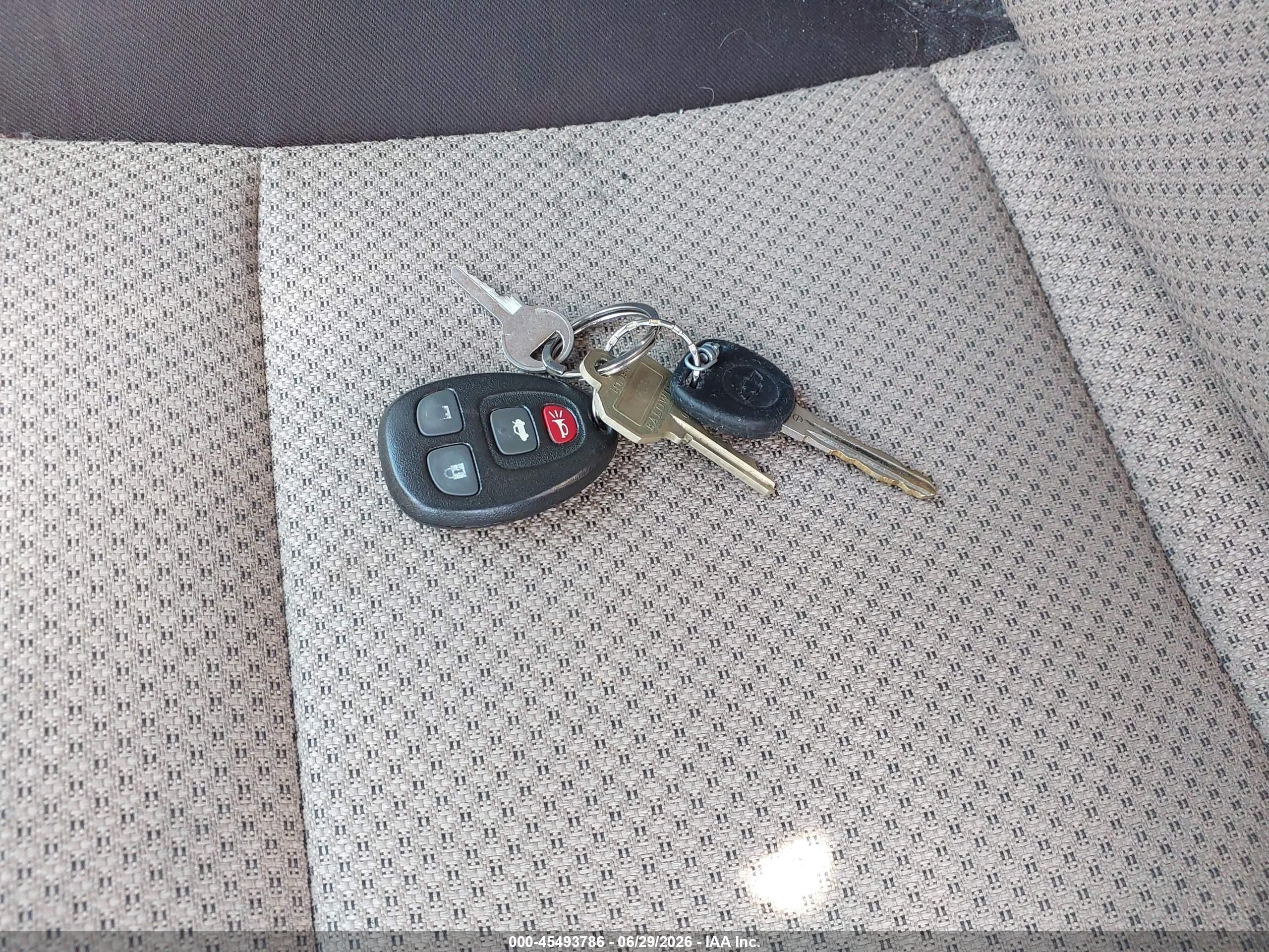 2011 Chevrolet Malibu Ls Белый vin: 1G1ZB5E10BF240075