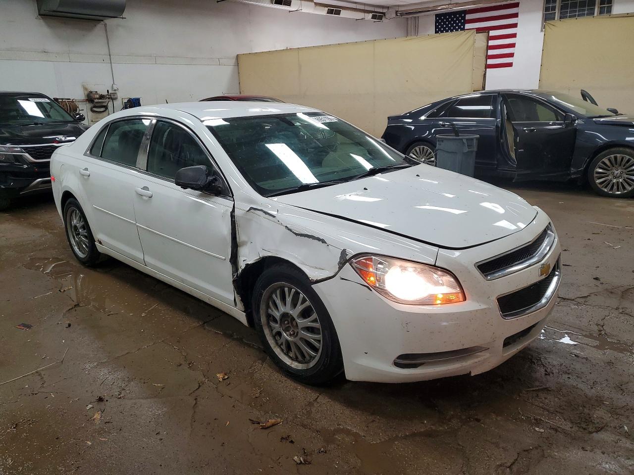 2011 Chevrolet Malibu Ls White vin: 1G1ZB5E10BF362032