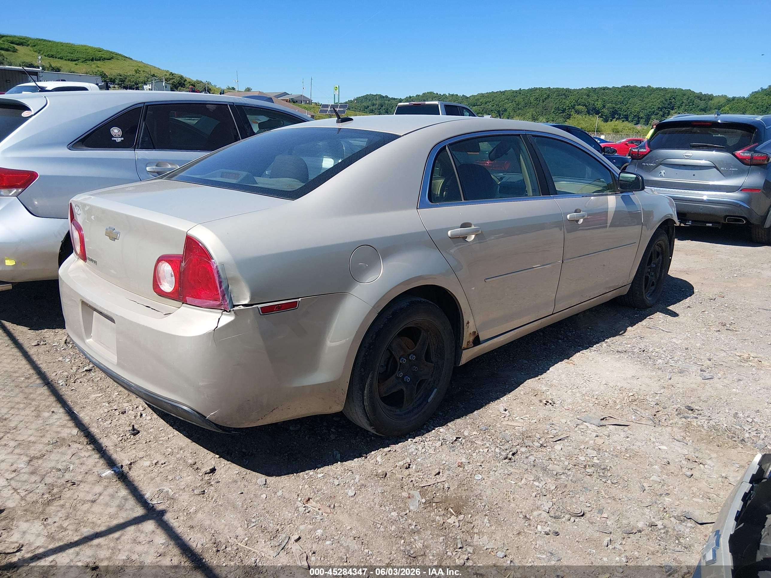 2011 Chevrolet Malibu Ls Gold vin: 1G1ZB5E11BF148408