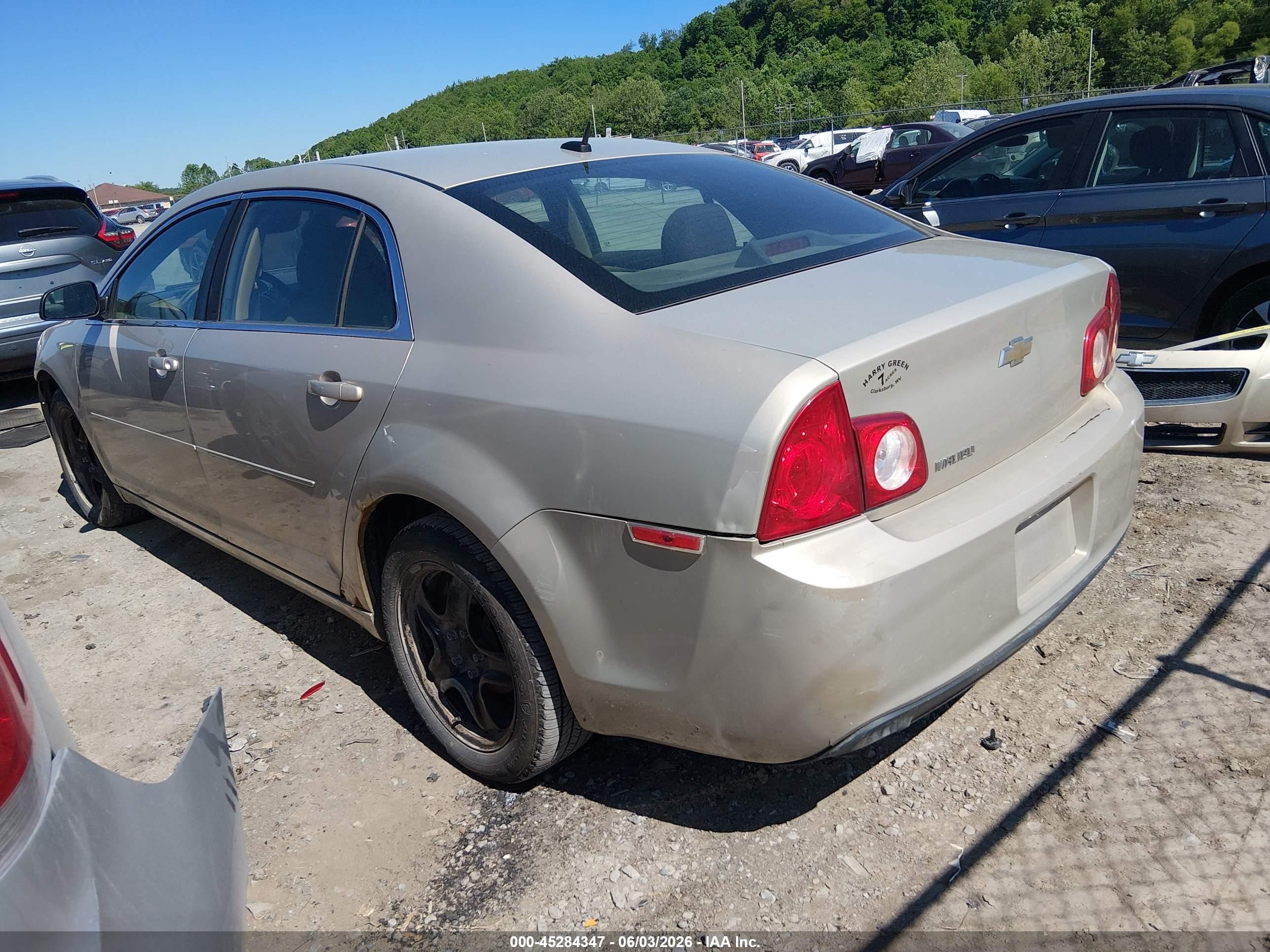 2011 Chevrolet Malibu Ls Gold vin: 1G1ZB5E11BF148408