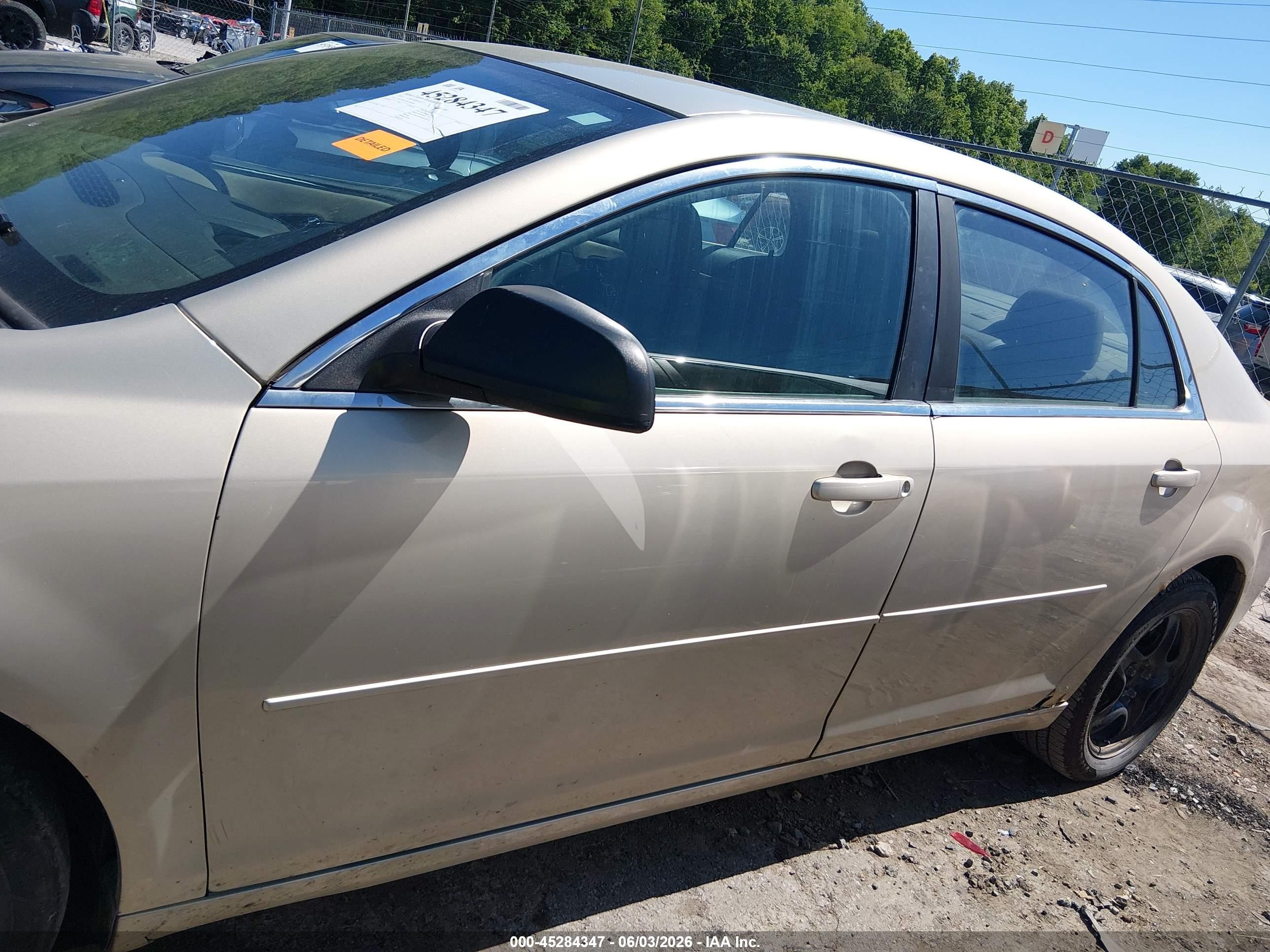 2011 Chevrolet Malibu Ls Gold vin: 1G1ZB5E11BF148408