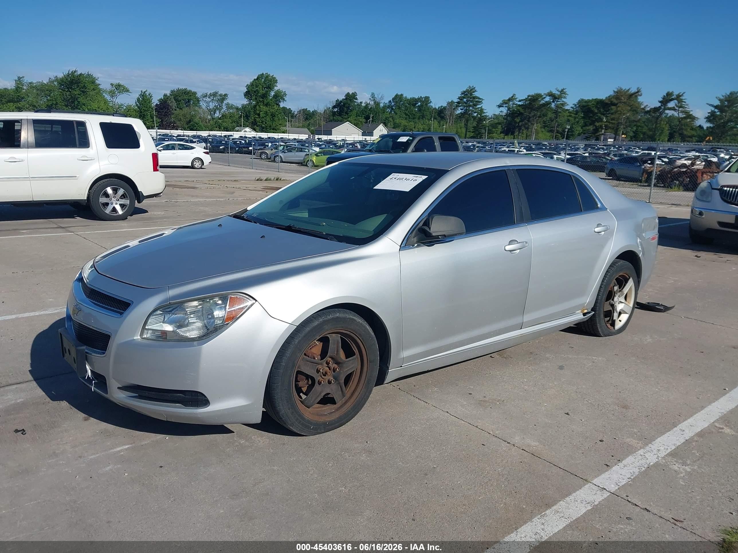 2011 Chevrolet Malibu Ls Серебряный vin: 1G1ZB5E11BF250520