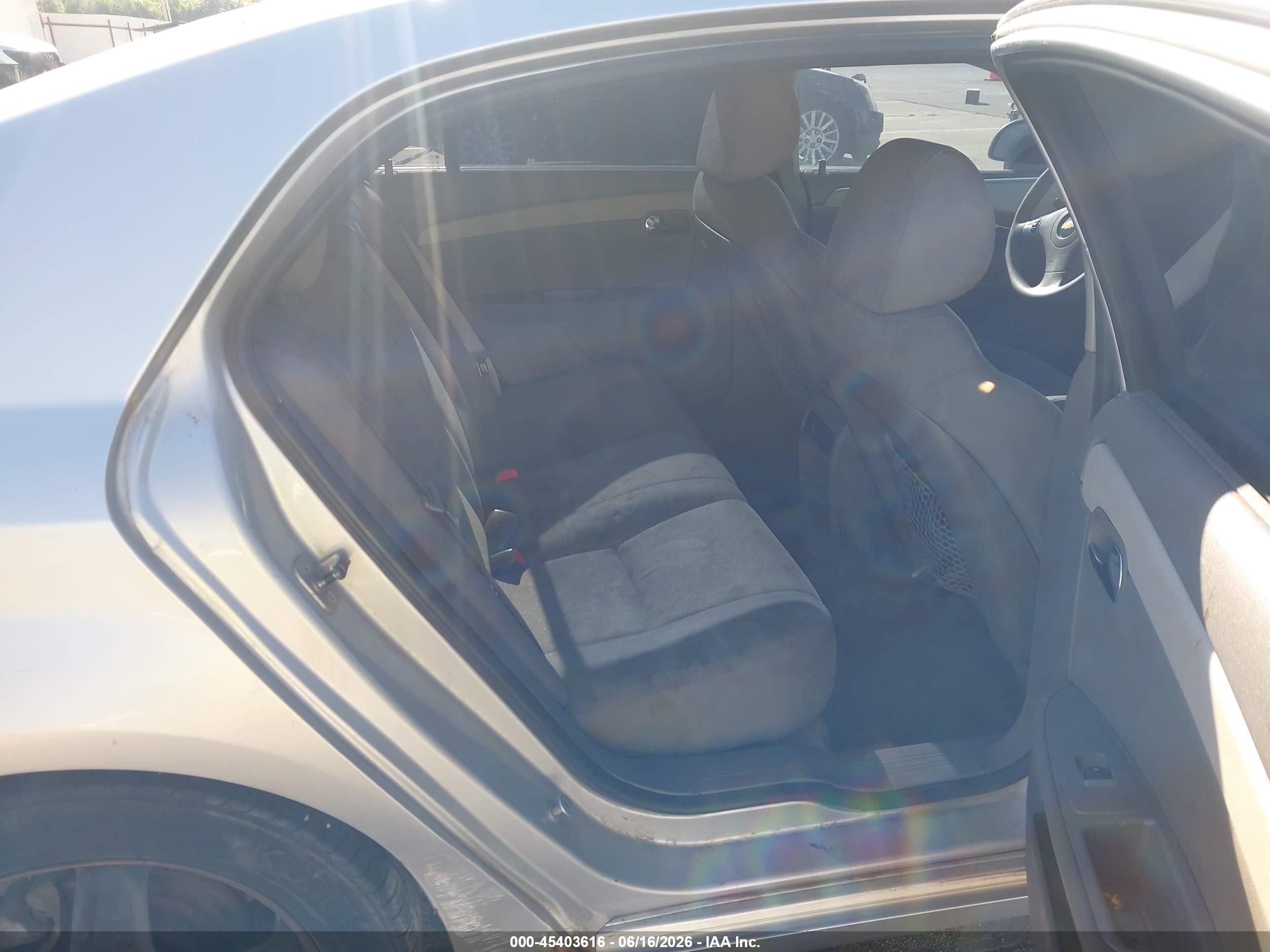 2011 Chevrolet Malibu Ls Серебряный vin: 1G1ZB5E11BF250520