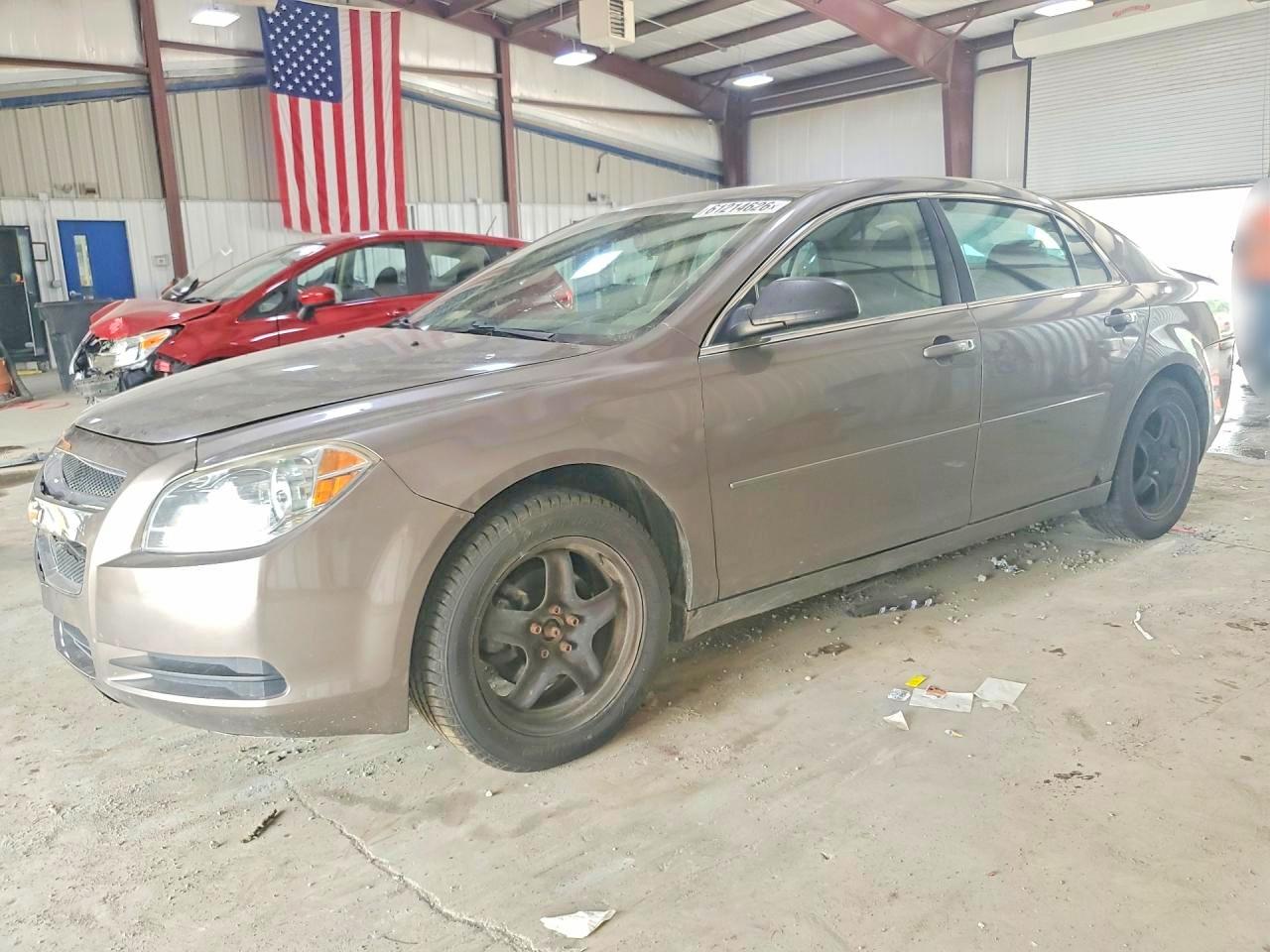2011 Chevrolet Malibu Ls Серебряный vin: 1G1ZB5E11BF286109