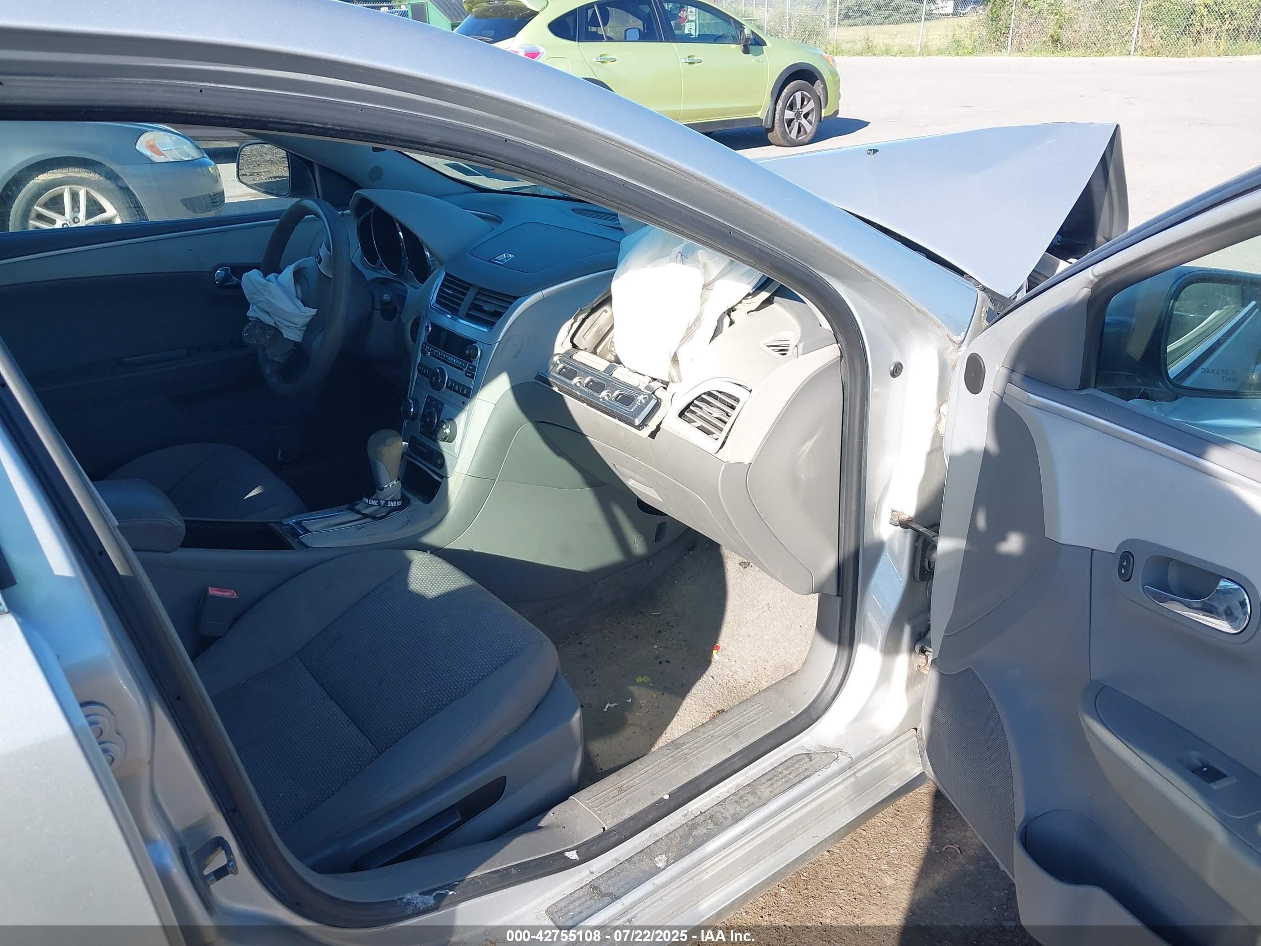 2011 Chevrolet Malibu Ls Серебряный vin: 1G1ZB5E12BF342767