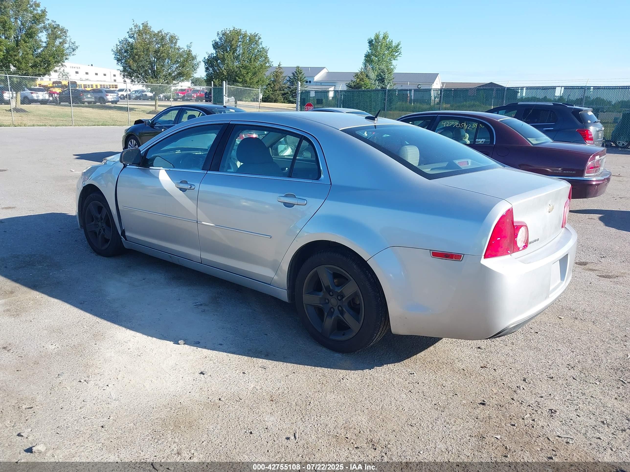 2011 Chevrolet Malibu Ls Серебряный vin: 1G1ZB5E12BF342767