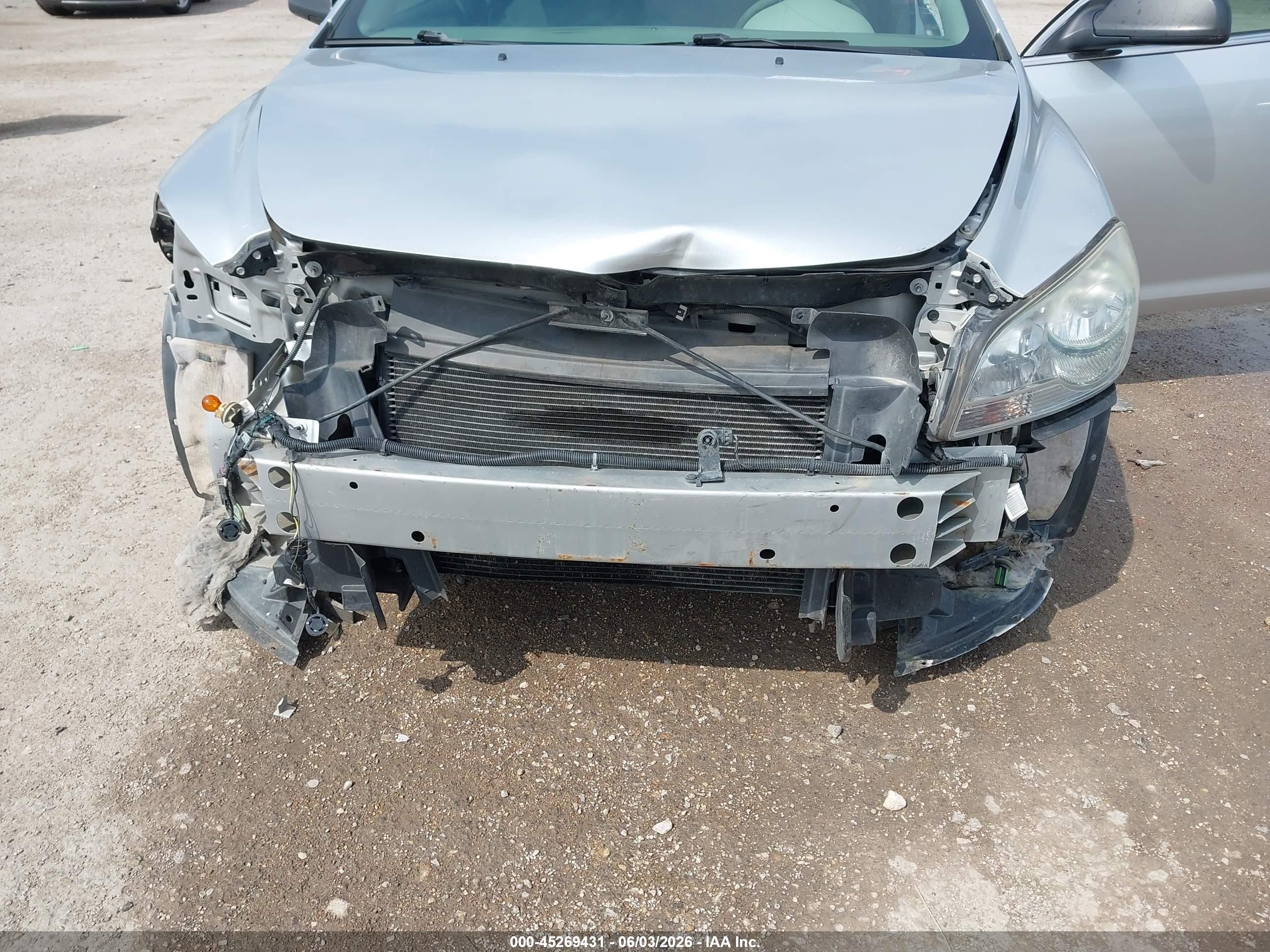 2011 Chevrolet Malibu Ls Серебряный vin: 1G1ZB5E13BF305095