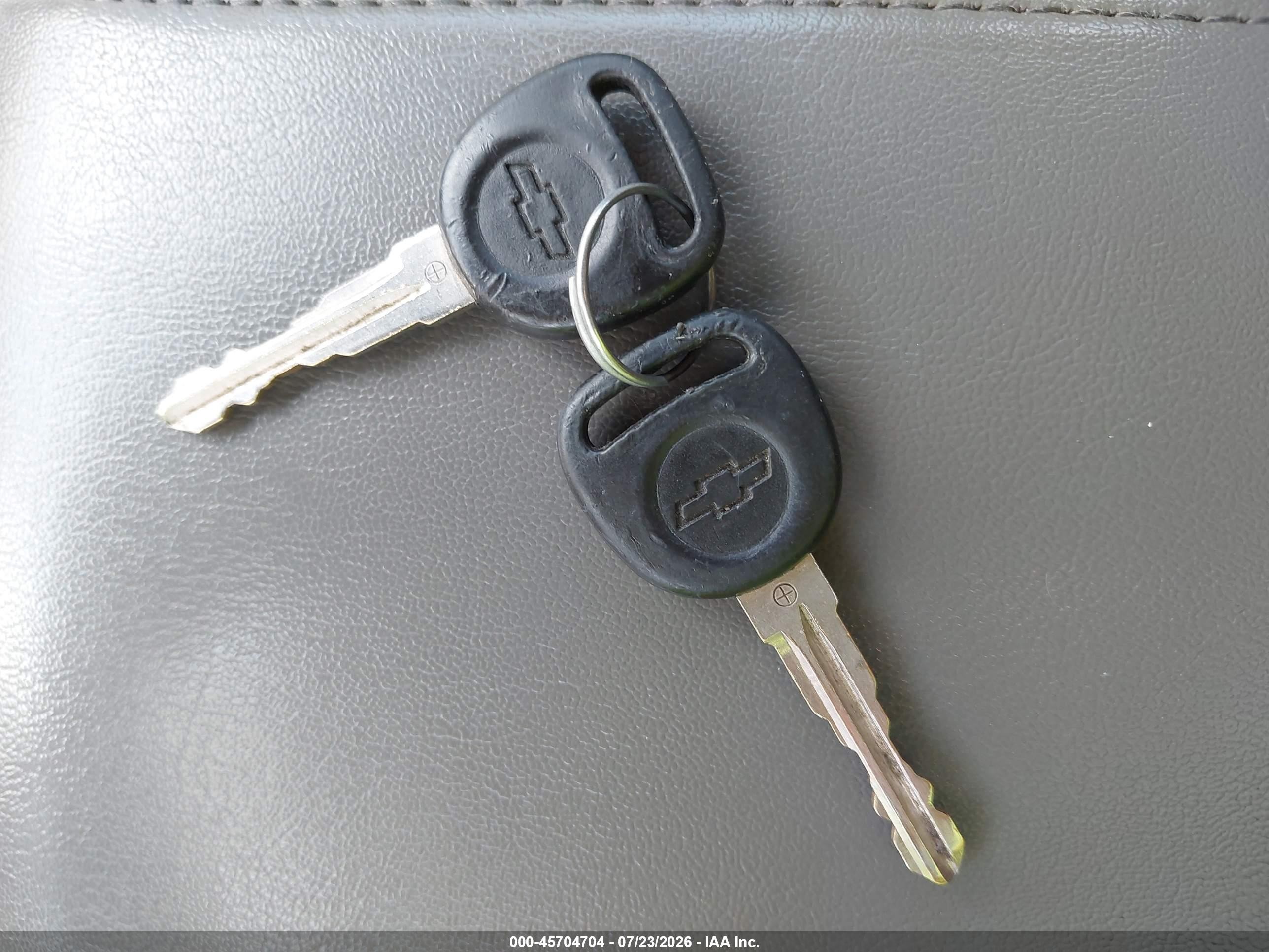 2011 Chevrolet Malibu Ls Серебряный vin: 1G1ZB5E14BF170192