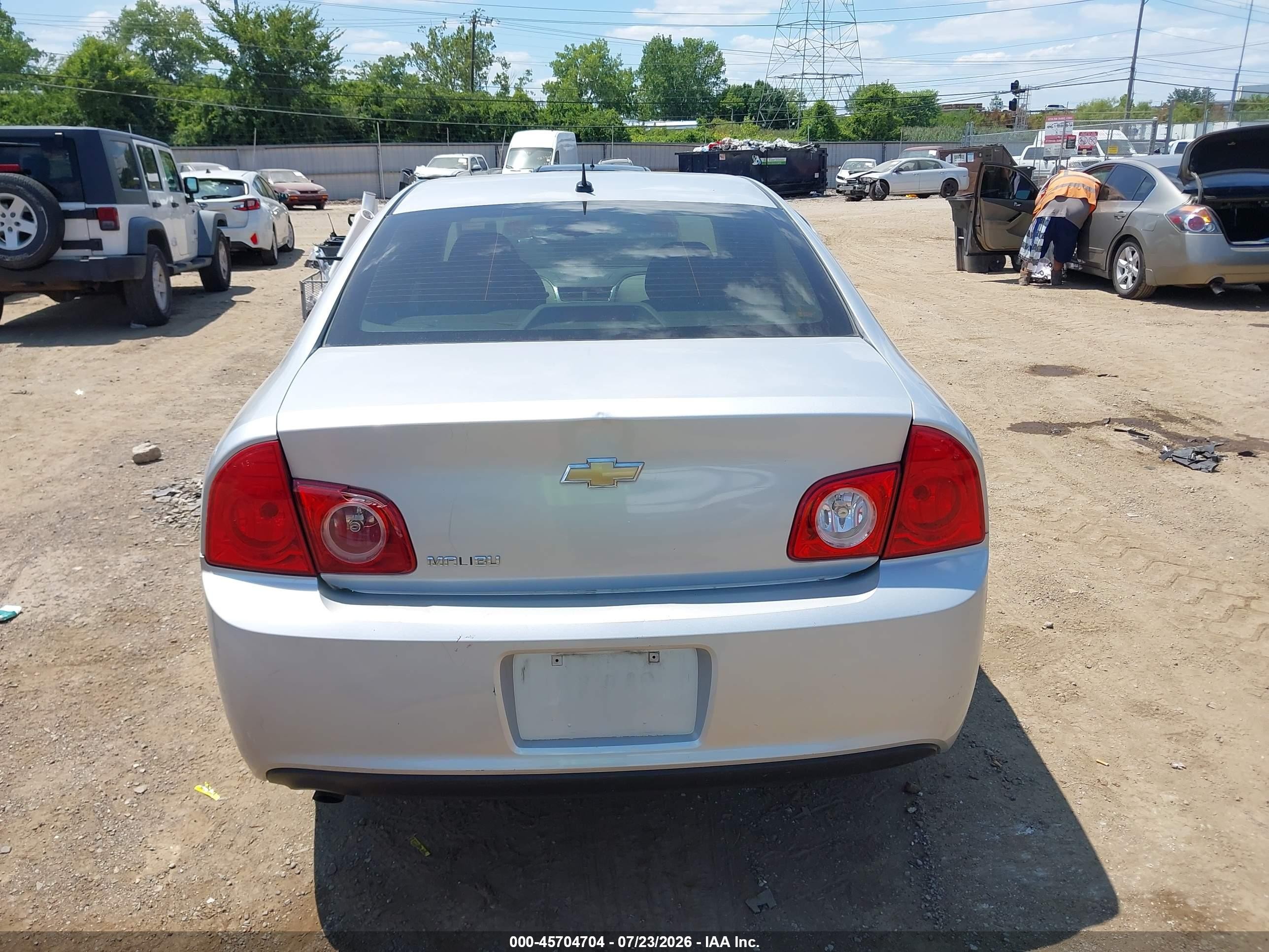 2011 Chevrolet Malibu Ls Серебряный vin: 1G1ZB5E14BF170192