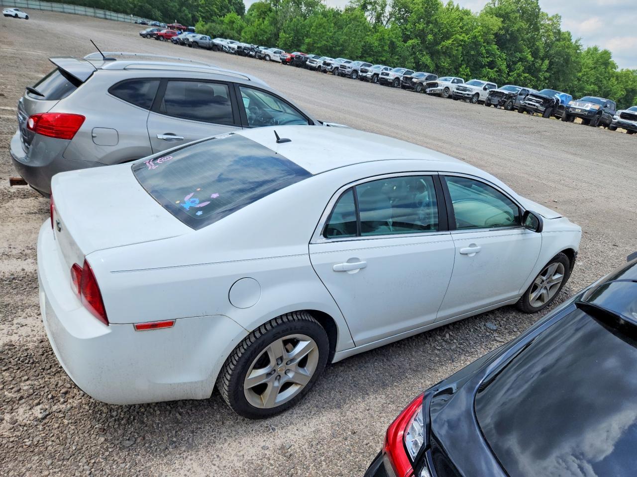 2011 Chevrolet Malibu Ls White vin: 1G1ZB5E14BF322536