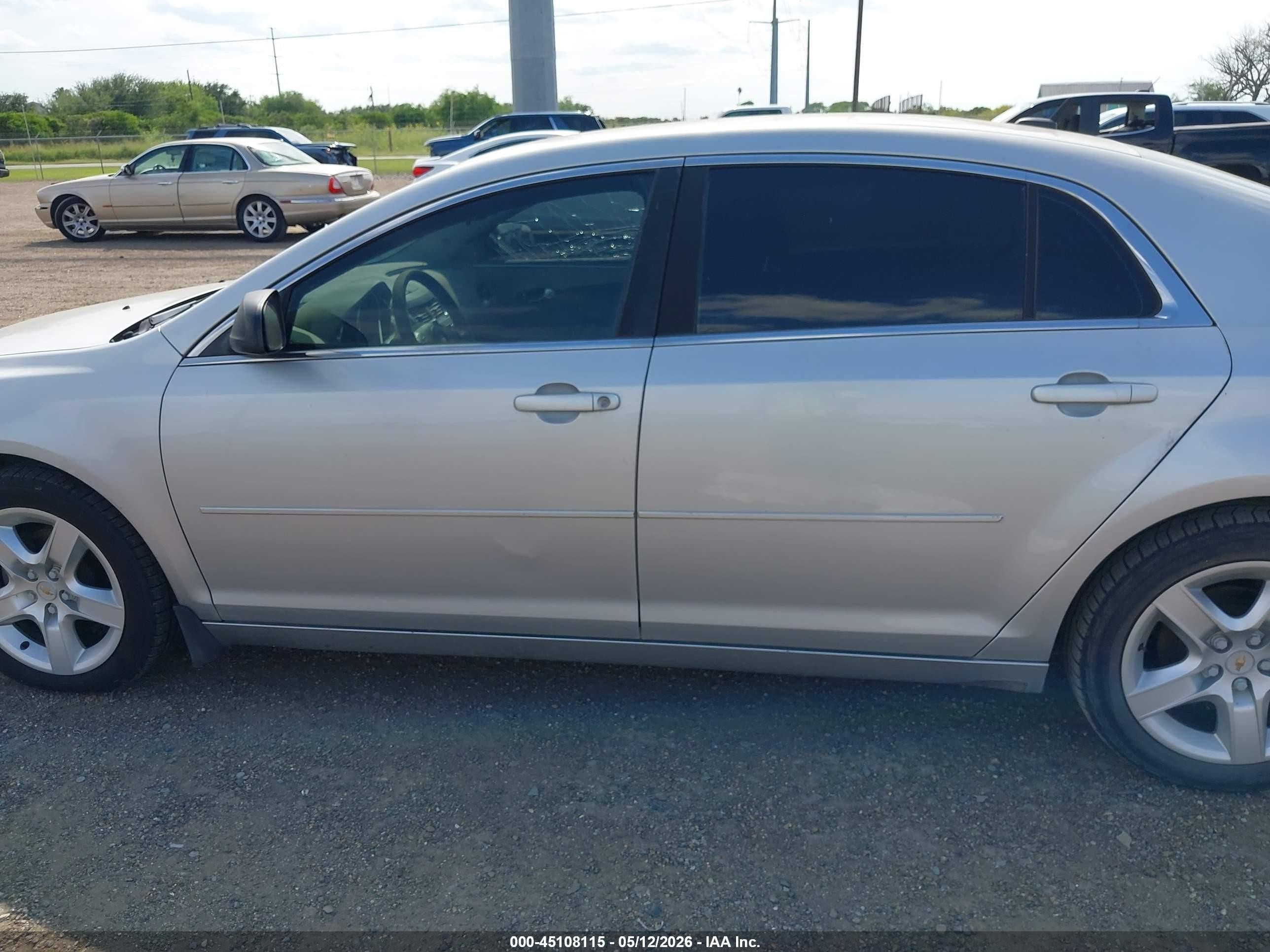 2011 Chevrolet Malibu Ls Silver vin: 1G1ZB5E15BF360020