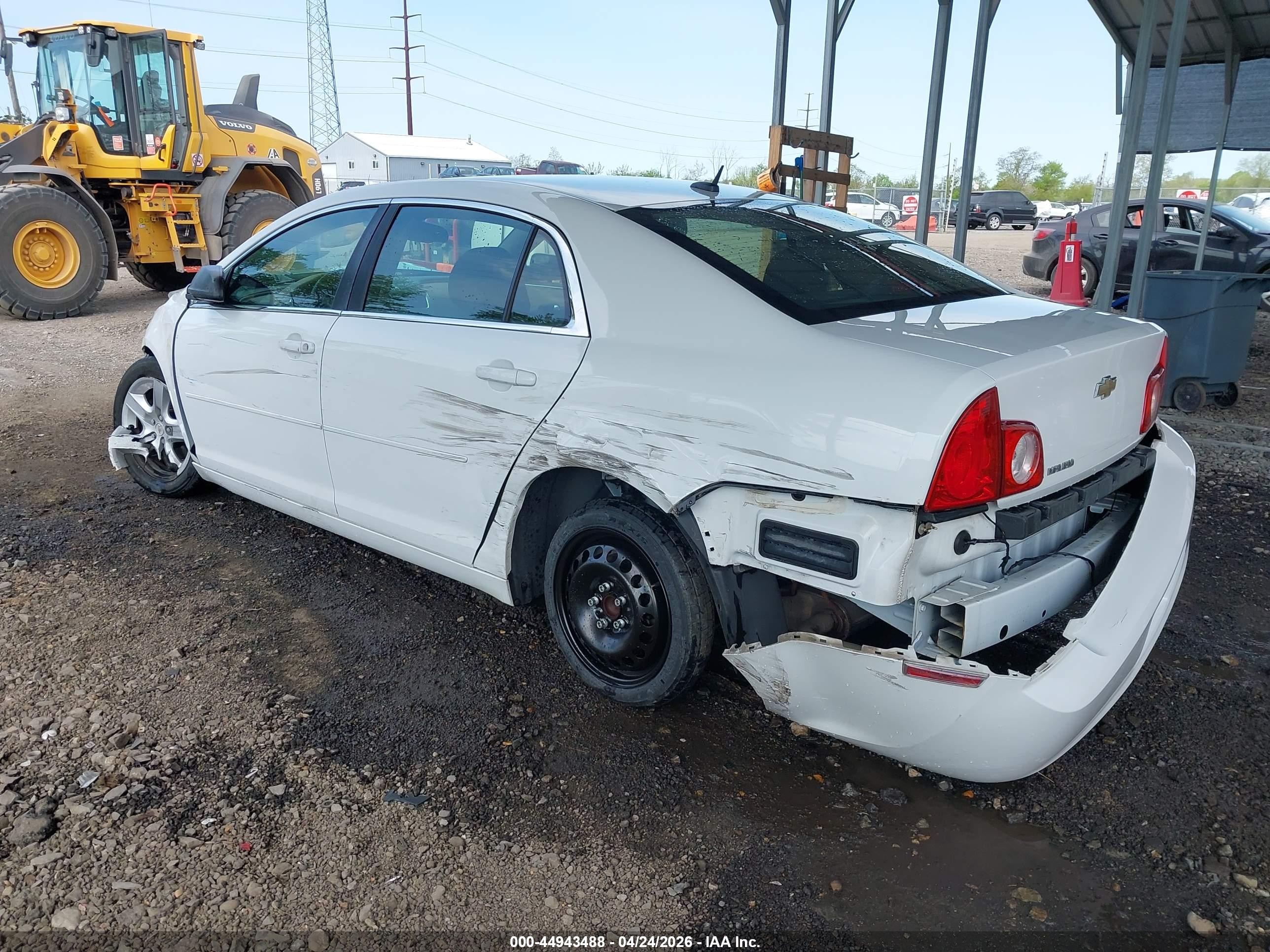 2011 Chevrolet Malibu Ls Белый vin: 1G1ZB5E16BF165866