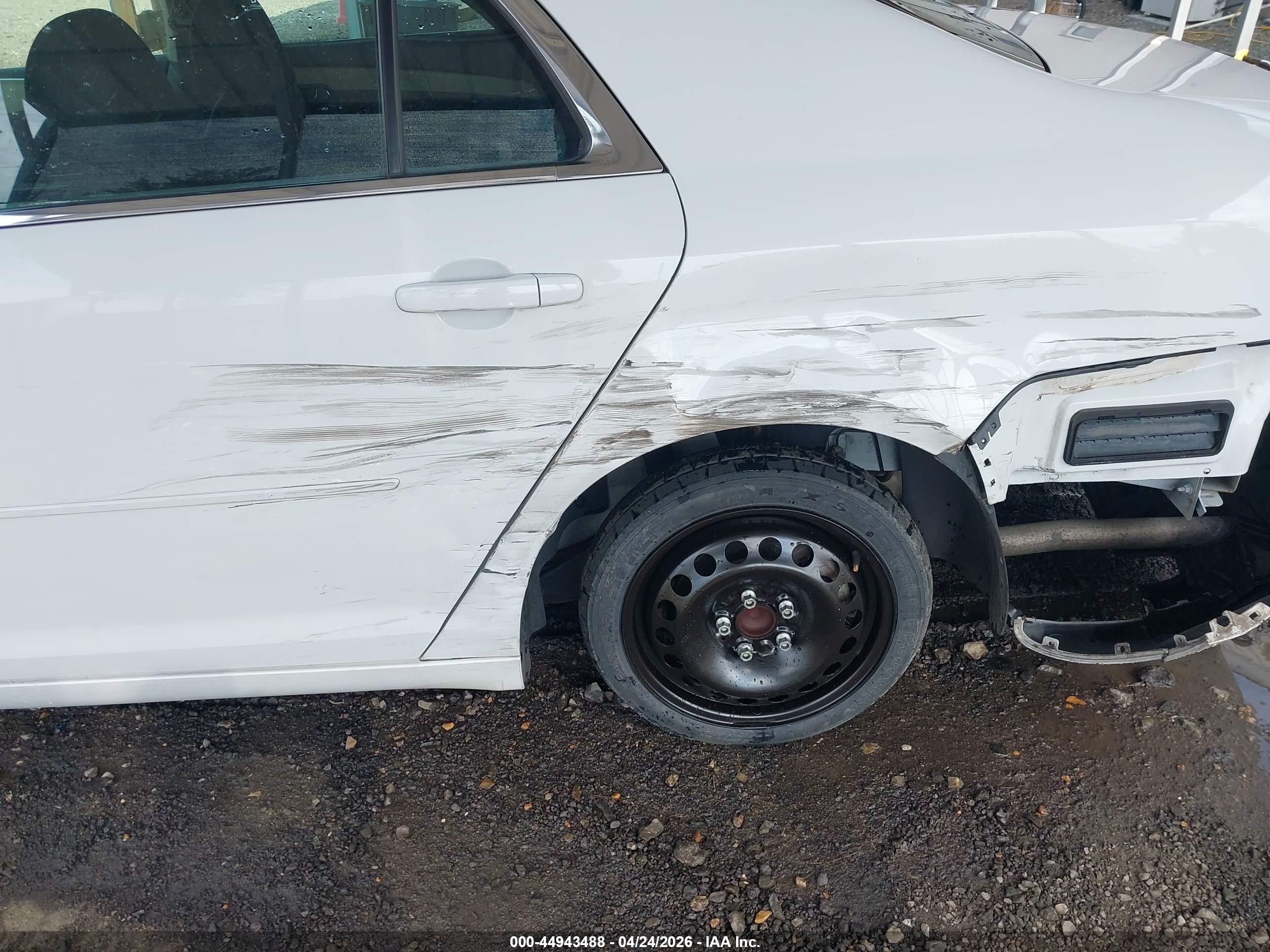 2011 Chevrolet Malibu Ls Белый vin: 1G1ZB5E16BF165866