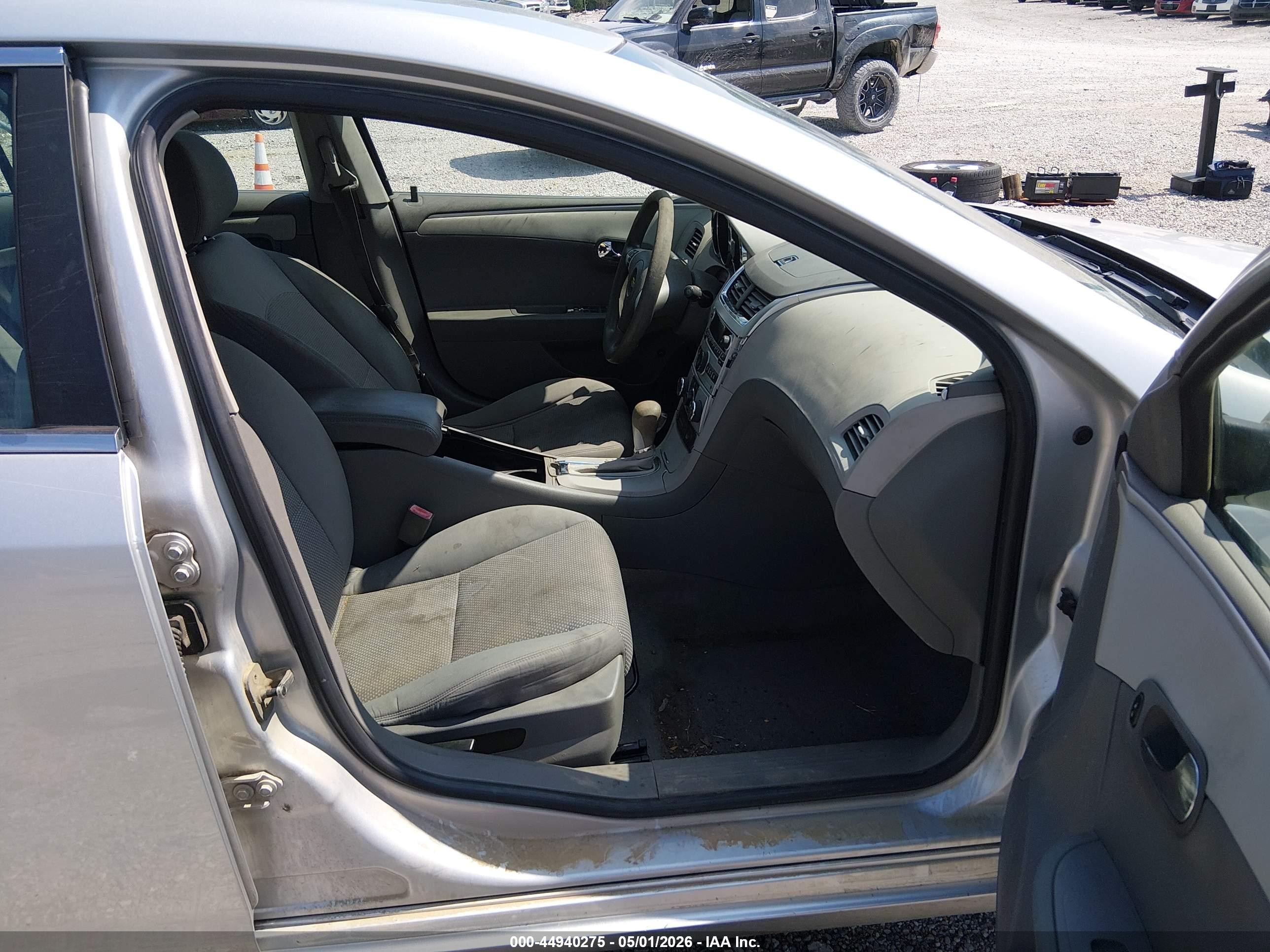 2011 Chevrolet Malibu Ls Silver vin: 1G1ZB5E16BF177290