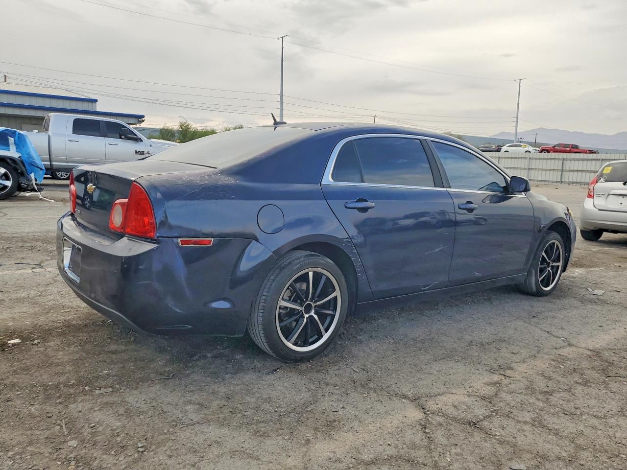 2011 Chevrolet Malibu Ls Синий vin: 1G1ZB5E16BF388327