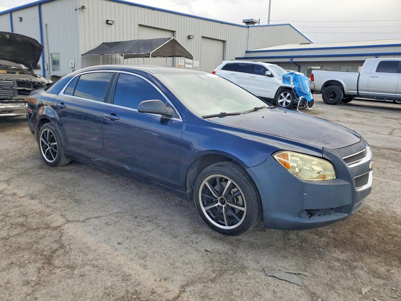 2011 Chevrolet Malibu Ls Синий vin: 1G1ZB5E16BF388327