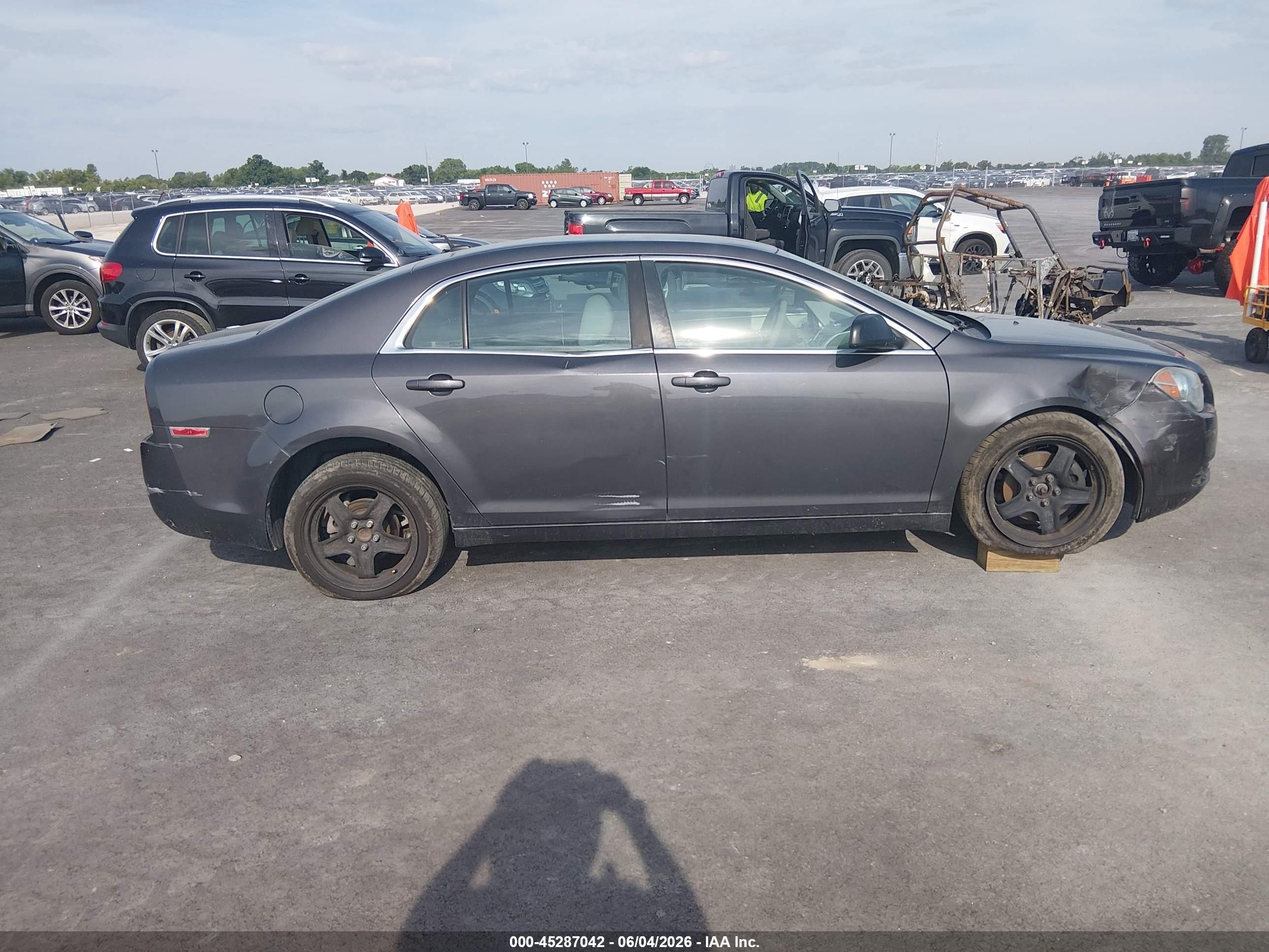 2011 Chevrolet Malibu Ls Gray vin: 1G1ZB5E18BF119570