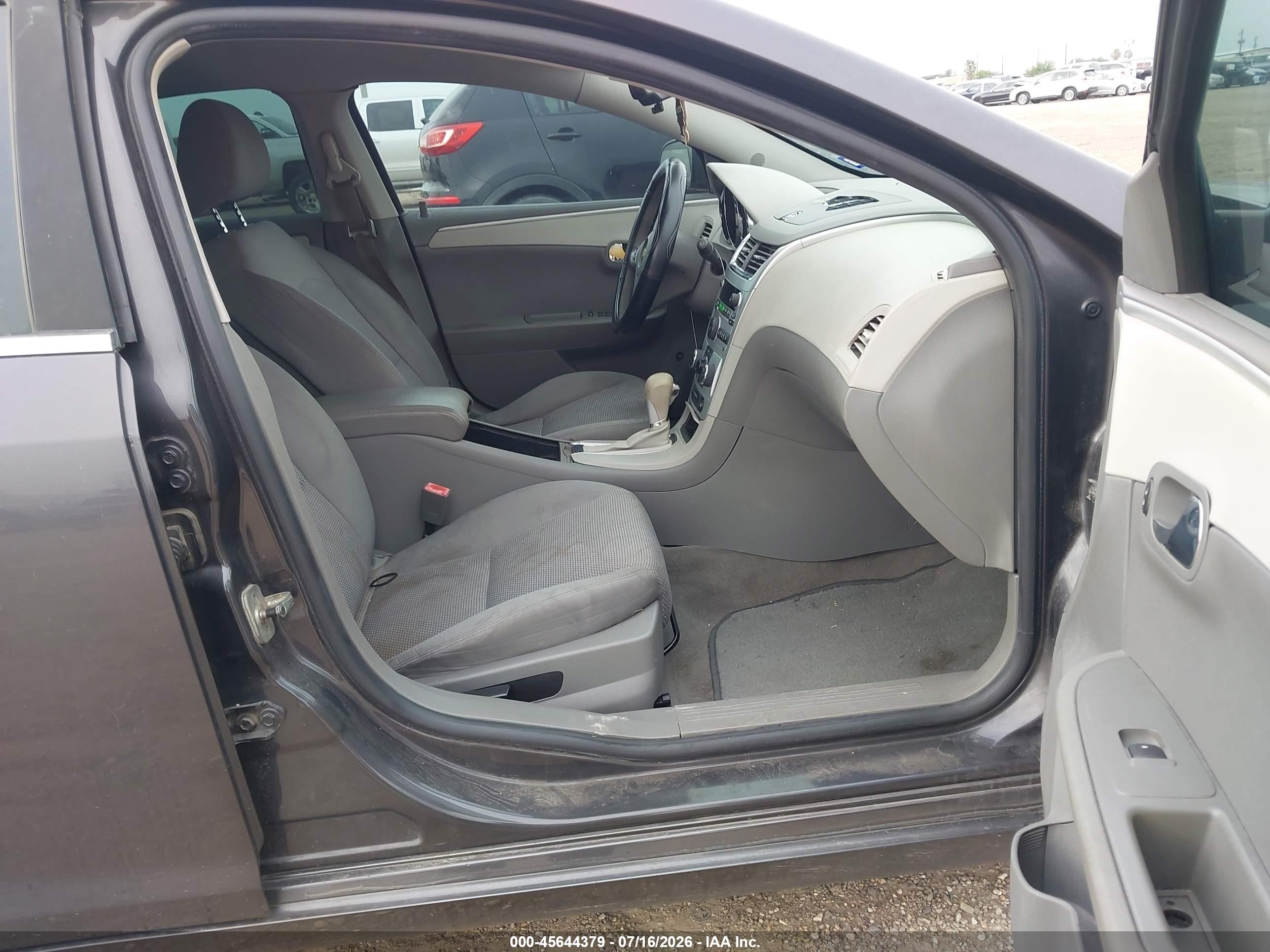 2011 Chevrolet Malibu Ls Серый vin: 1G1ZB5E18BF149779
