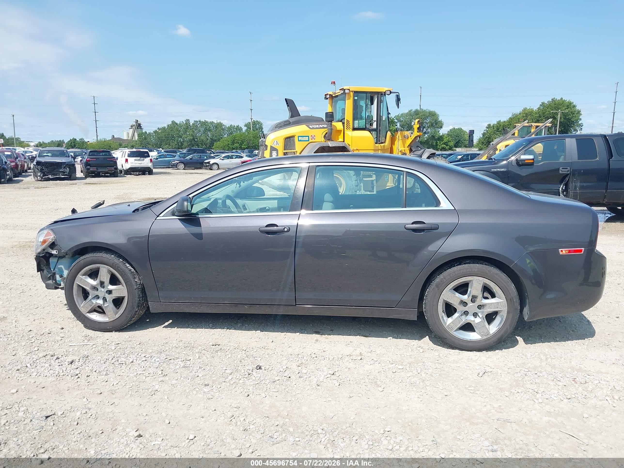 2011 Chevrolet Malibu Ls Золотой vin: 1G1ZB5E18BF263264