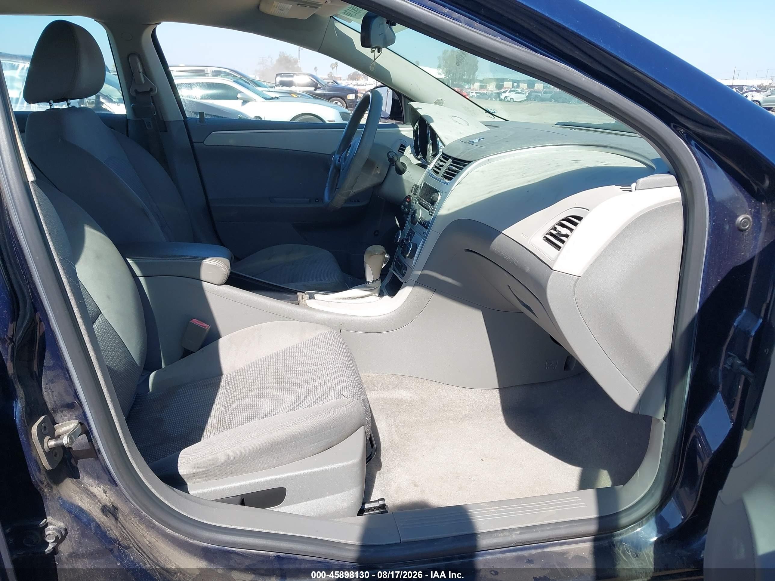 2011 Chevrolet Malibu Ls Синий vin: 1G1ZB5E1XBF366363