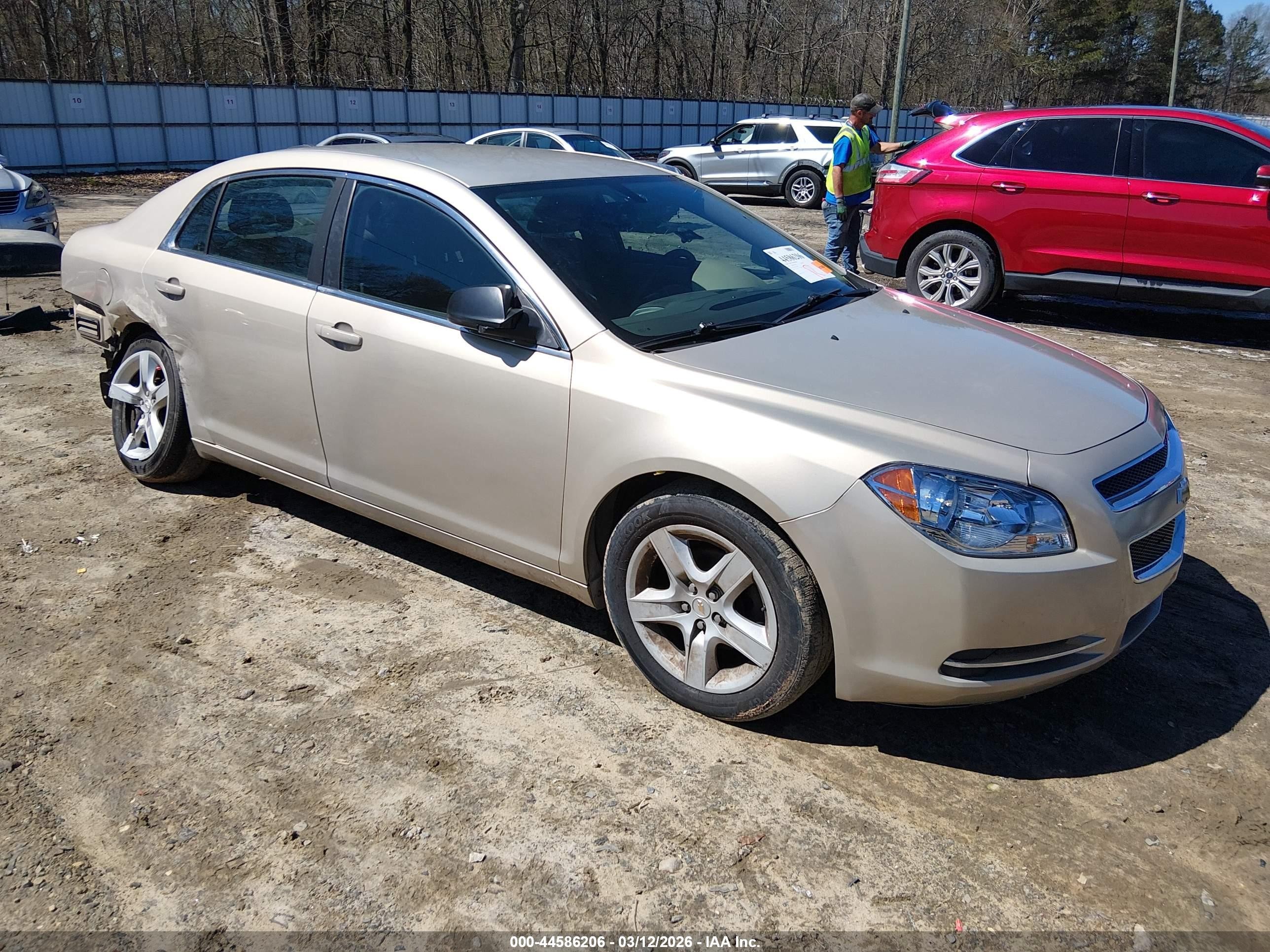 2010 Chevrolet Malibu Ls Gold vin: 1G1ZB5EB0AF129825