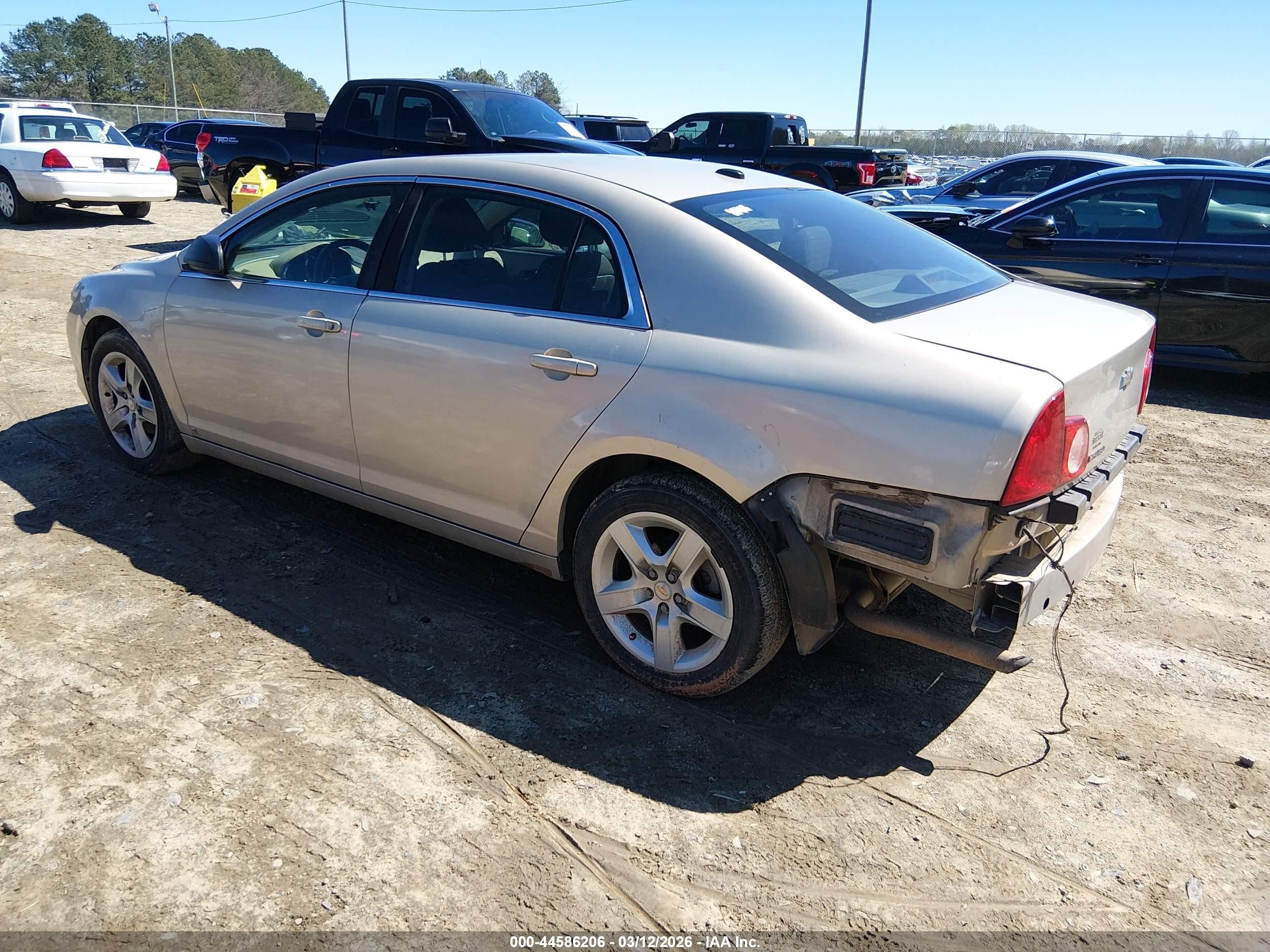 2010 Chevrolet Malibu Ls Gold vin: 1G1ZB5EB0AF129825