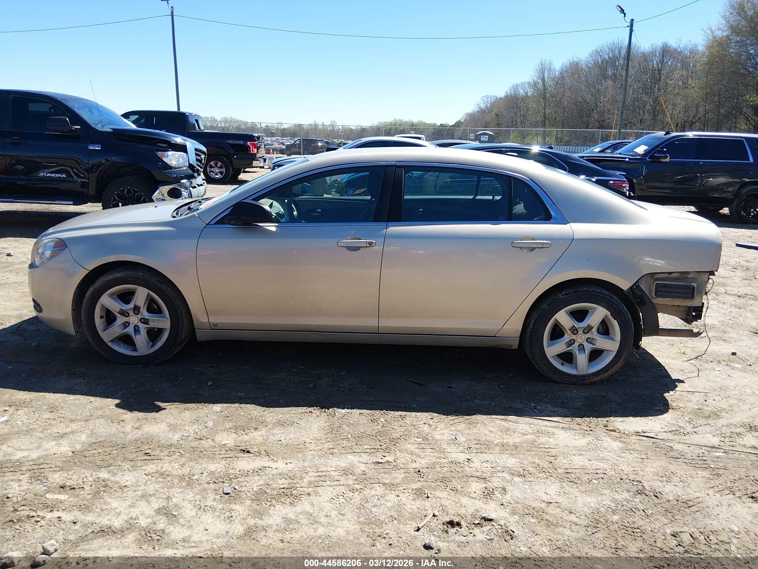 2010 Chevrolet Malibu Ls Gold vin: 1G1ZB5EB0AF129825